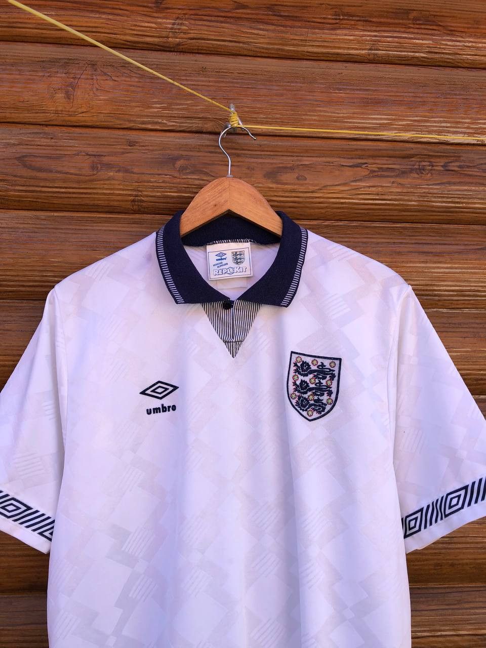 Umbro × Vintage ENGLAND Home Football Shirt Soccer Jersey Umbro Vintage Size US XL / EU 56 / 4 - 3 Thumbnail