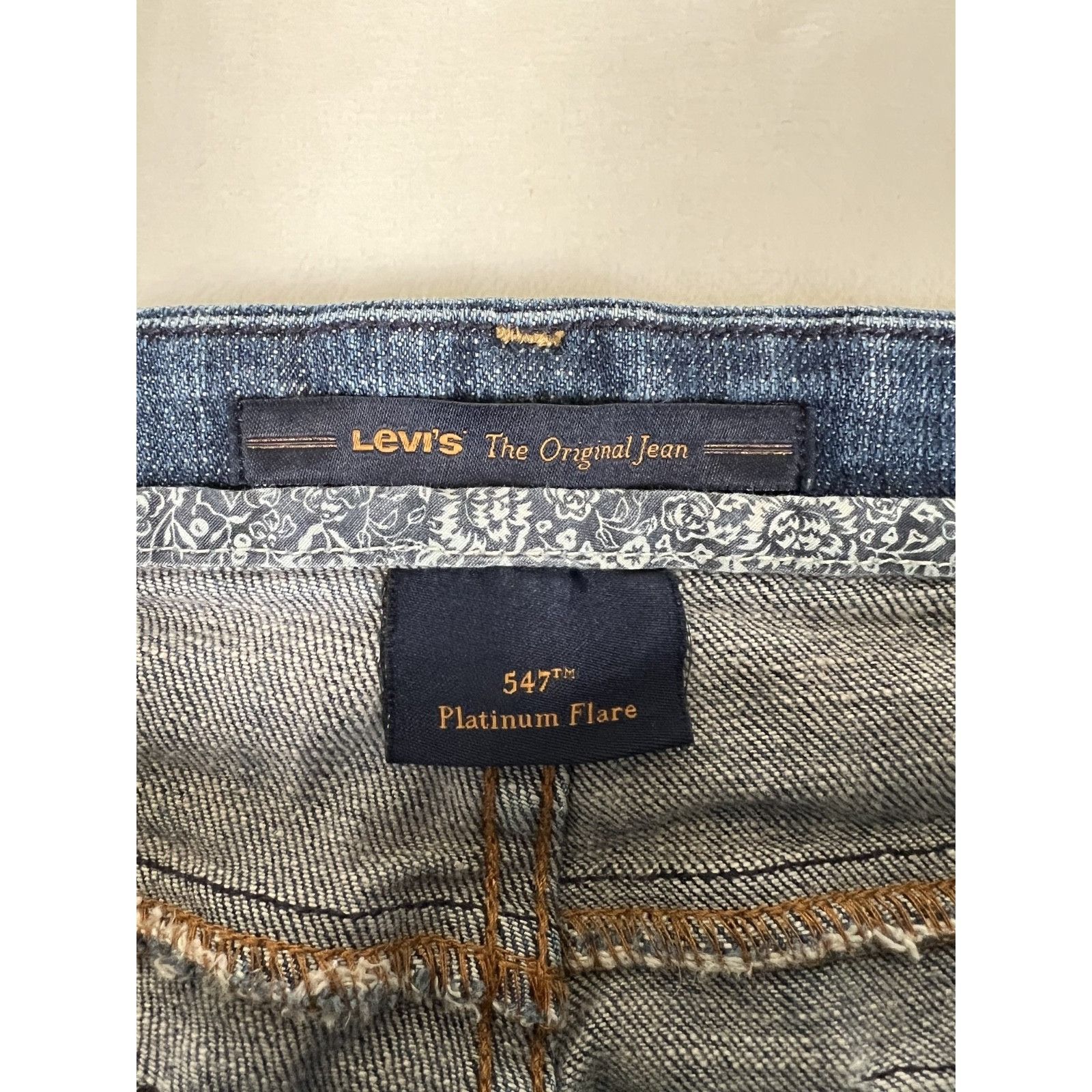 Levi's Vintage Levi's 547 Platinum Flare Blue Denim Jeans Size 14 M Size 34" / US 12 / IT 48 - 7 Thumbnail