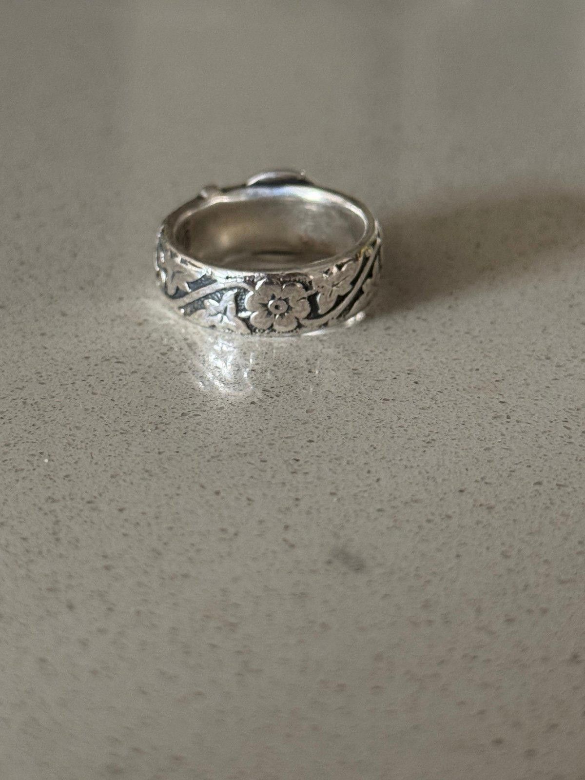 Designer Retired James Avery Buckle Ring Sterling Silver l Size 8 Size ONE SIZE - 2 Thumbnail