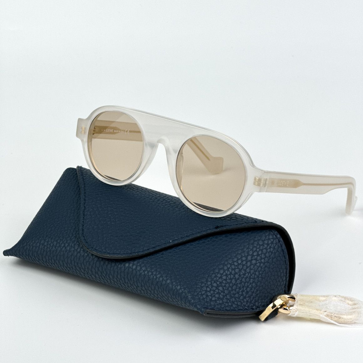 Loewe NEW Loewe LW40020I 21E Round Unisex Sunglasses Size ONE SIZE - 1 Thumbnail