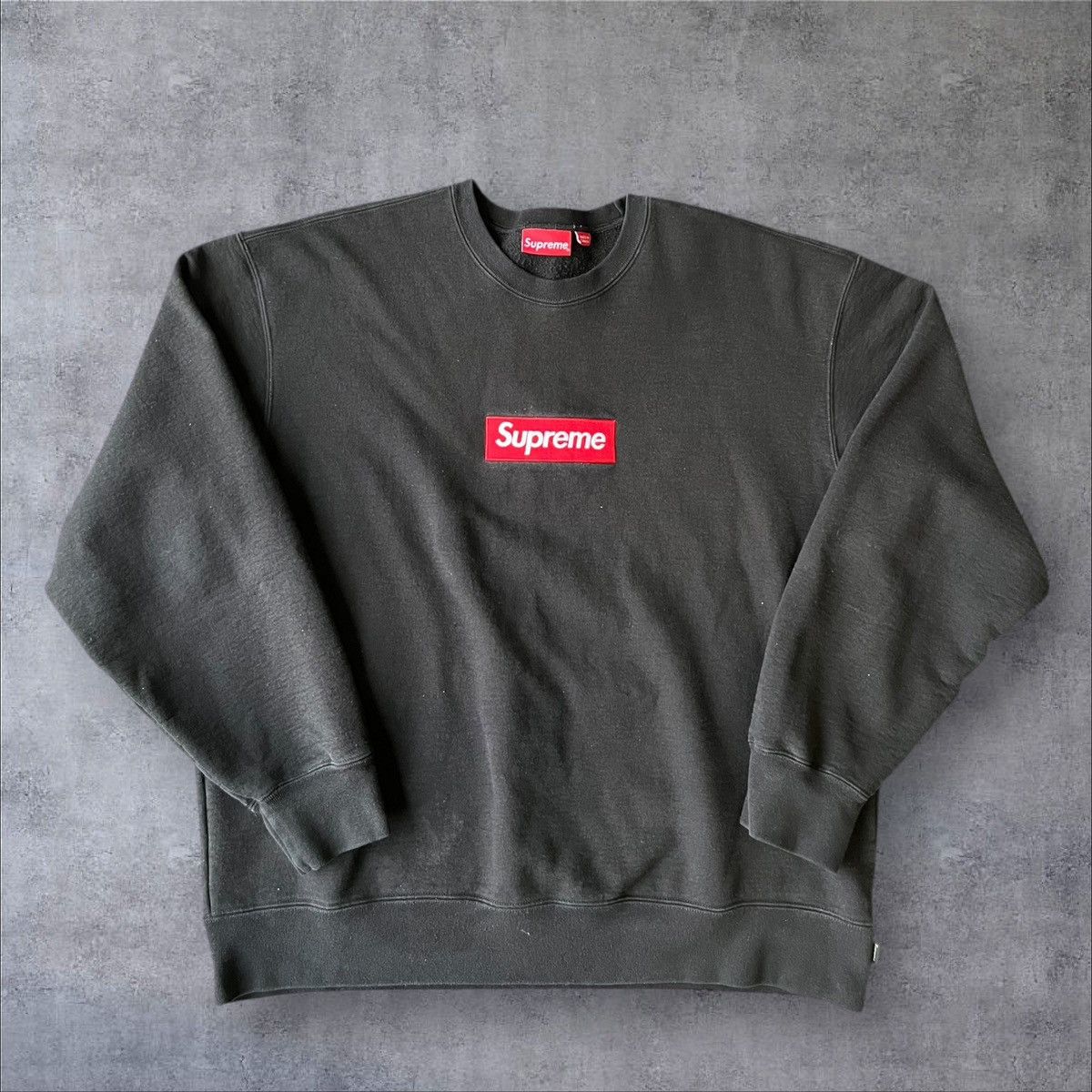 USED SUPREME BOGO CREWNECK SIZE XL