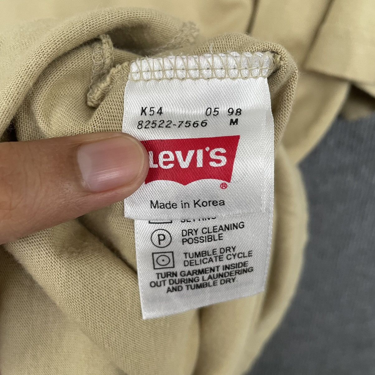 Levi's × Levi's Vintage Clothing × Vintage Vintage 1990s Levis T Shirt Size US L / EU 52-54 / 3 - 4 Thumbnail