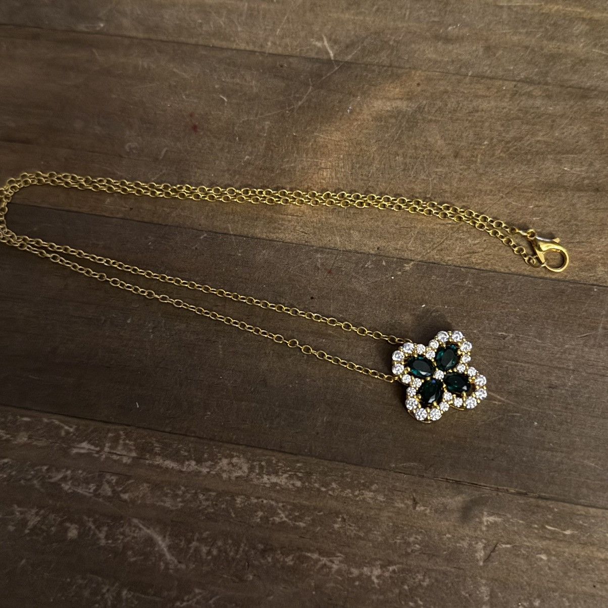 Other Gold plated Emeralds and Crystals clover pendant necklace Size ONE SIZE - 6 Thumbnail