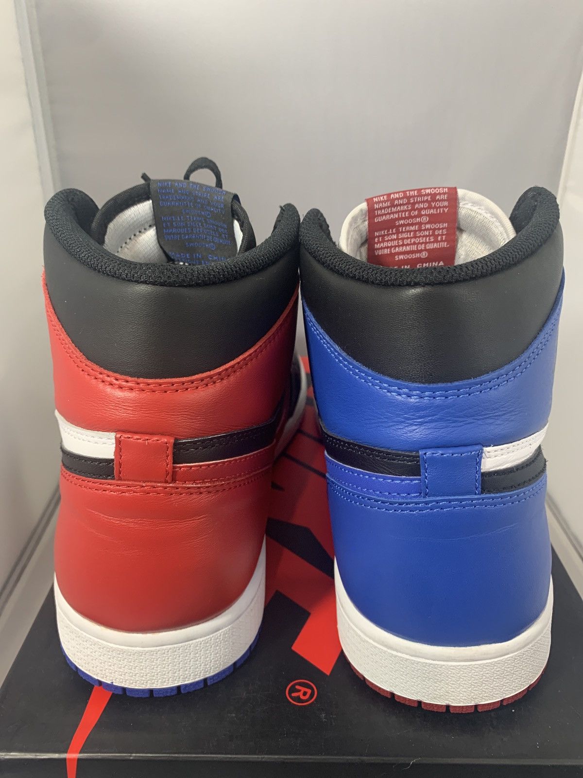Nike Air Jordan 1 Retro High OG Size US 9.5 / EU 42-43 - 2 Thumbnail