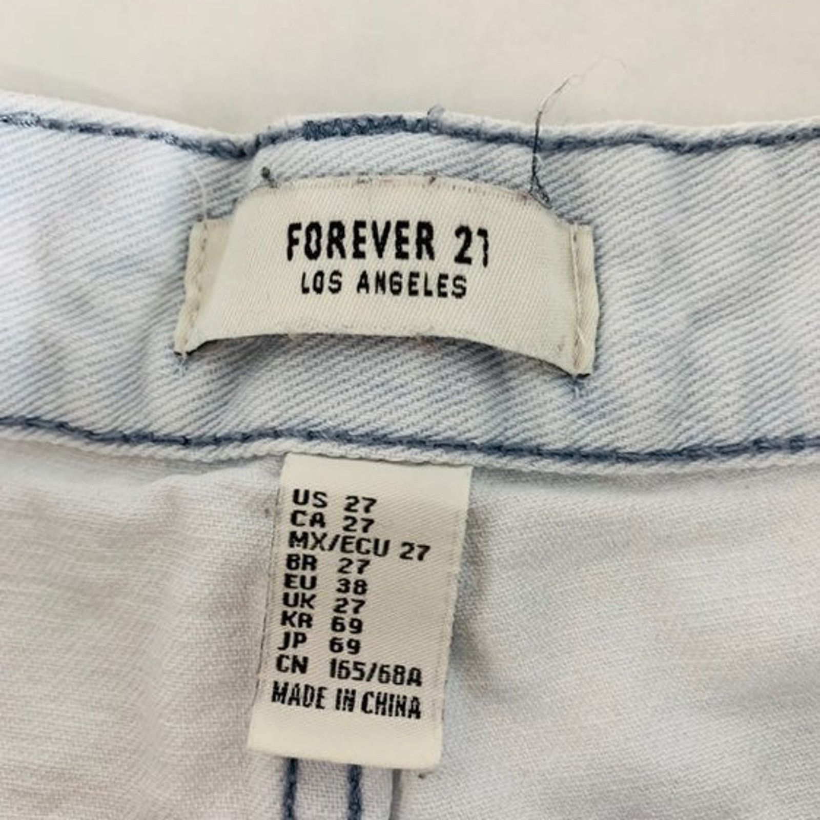 Forever 21 Forever 21 Los Angeles Women's Sz 27 Denim Shorts Distressed Size 27" / US 4 / IT 40 - 2 Thumbnail