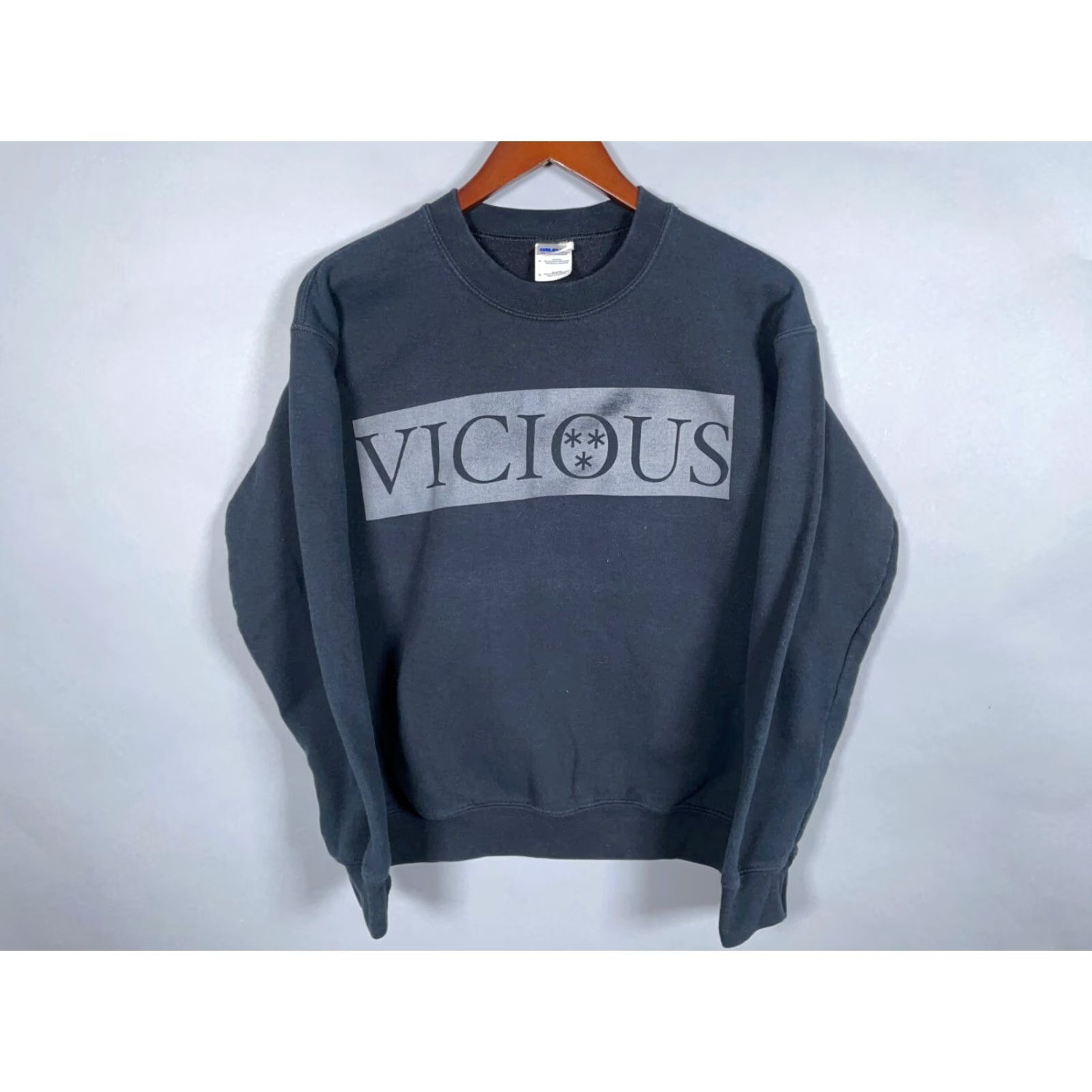 Gildan Vicious Graphic Print Sweatshirt Black Crewneck Pullover Adult Small Gildan Men Shirt Graphic Print Punk Rock Size US S / EU 44-46 / 1 - 2 Thumbnail