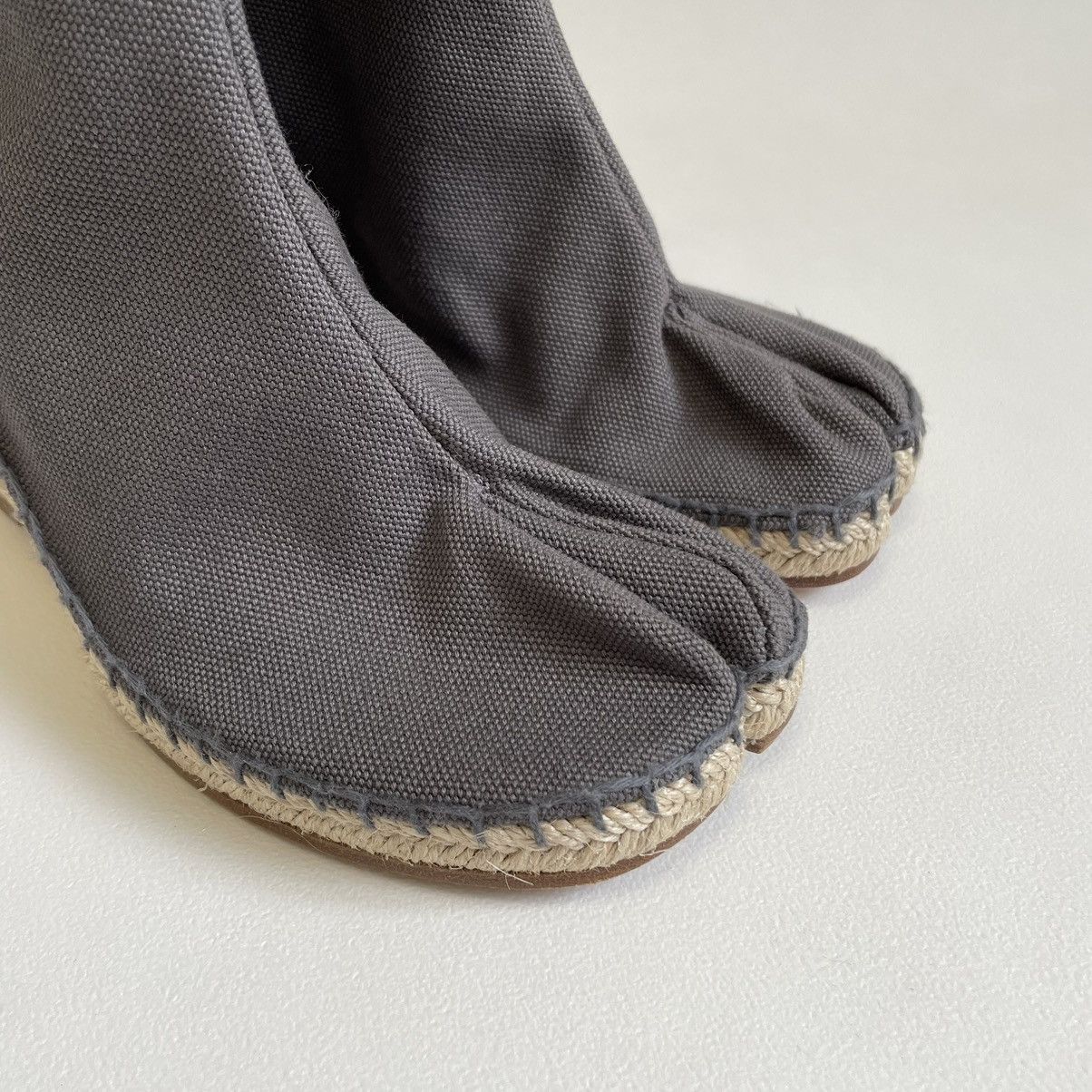 Maison Margiela Gray Canvas ‘Espadrille’ Tabi Boots Size US 7 / IT 37 - 12 Thumbnail