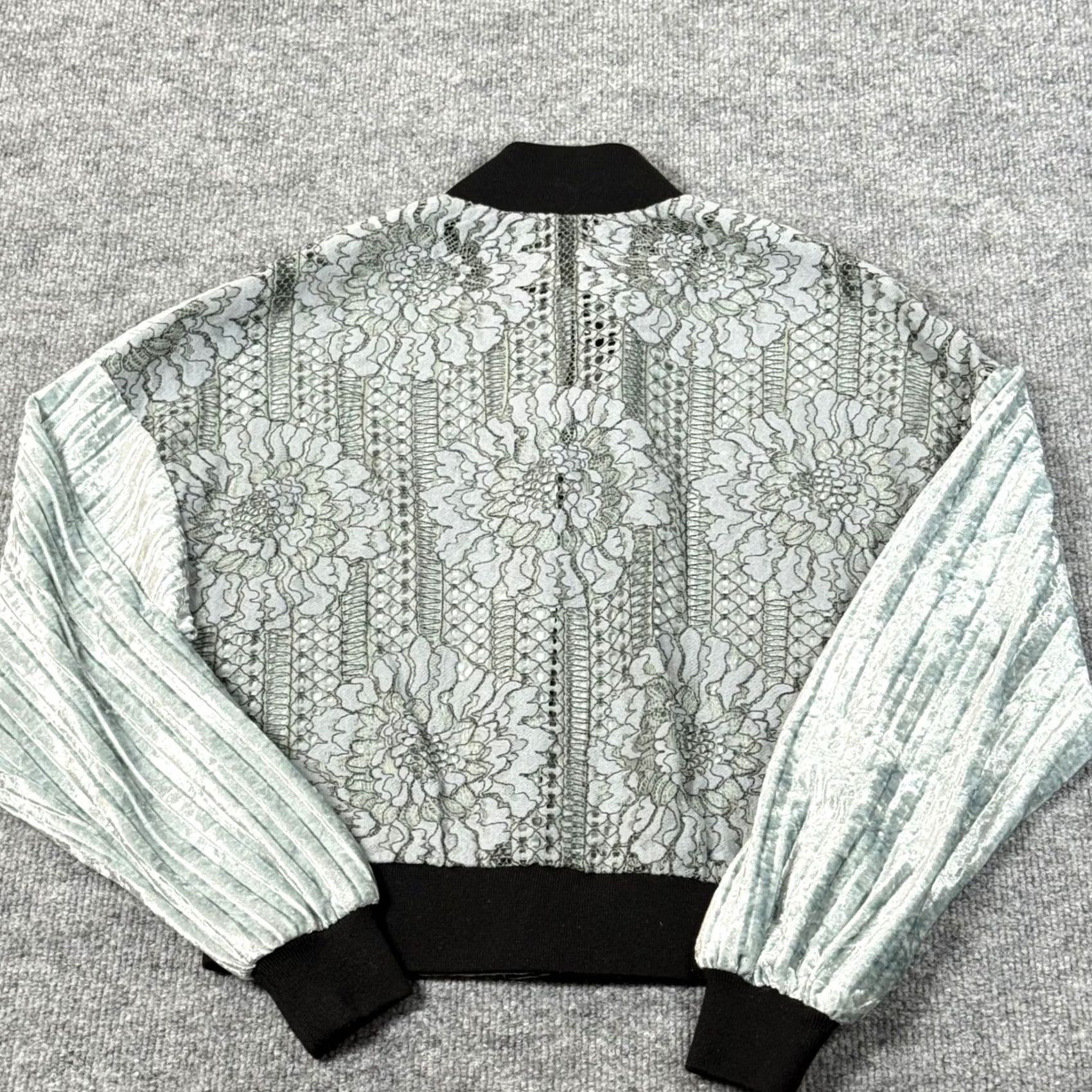 Vintage VINTAGE Buckle Willow & Root Gray Floral Cropped Bomber Jacket Snap NWT XS Womens Size XS / US 0-2 / IT 36-38 - 4 Thumbnail
