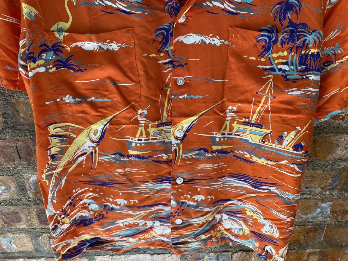 Sun Surf 1990s Kahanamoku Japan open color 100% rayon fishing hawaii Size US M / EU 48-50 / 2 - 4 Thumbnail