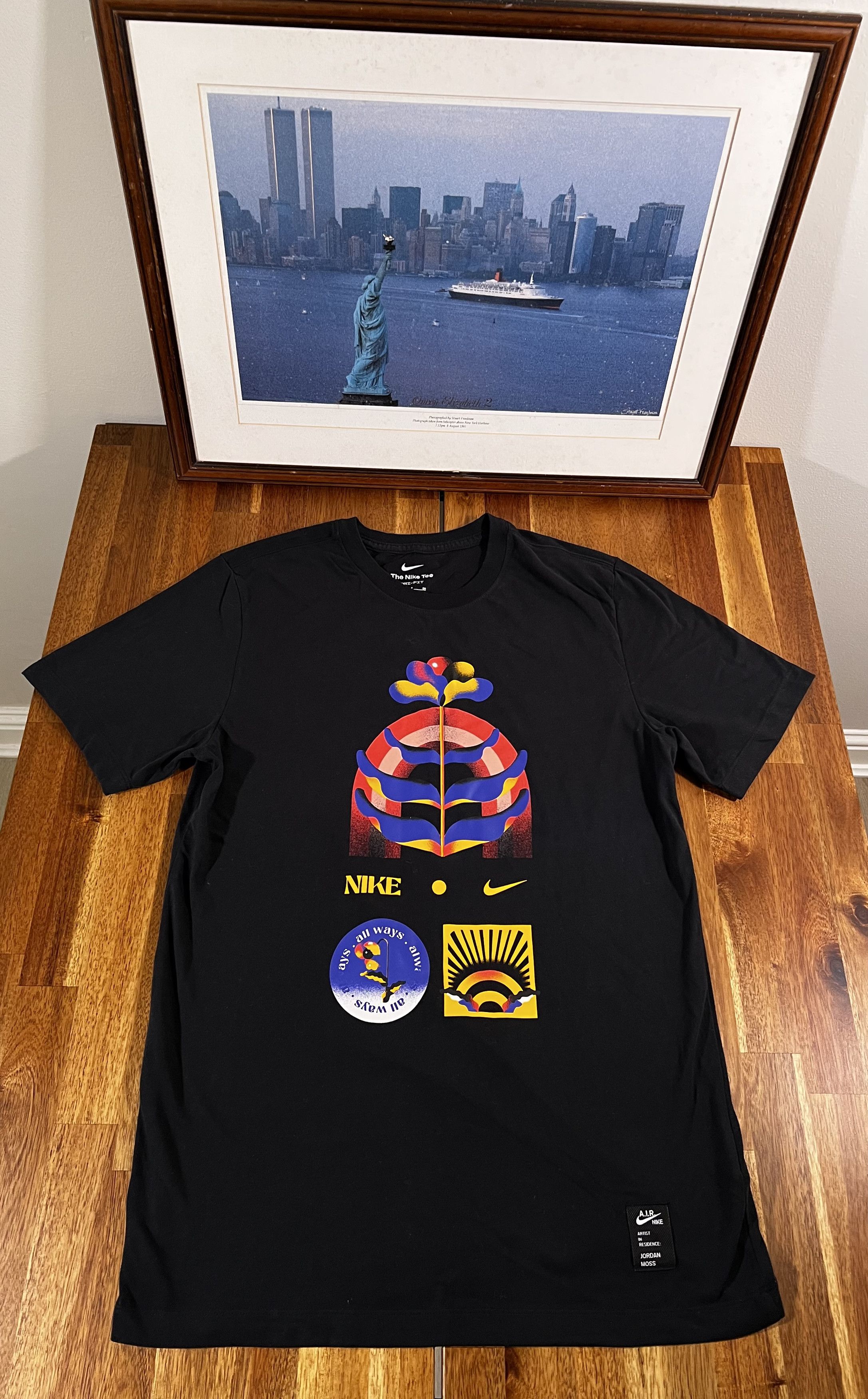 Nike Nike Running Artist in Residence Dri-FIT t-shirt in black Size US S / EU 44-46 / 1 - 1 Thumbnail