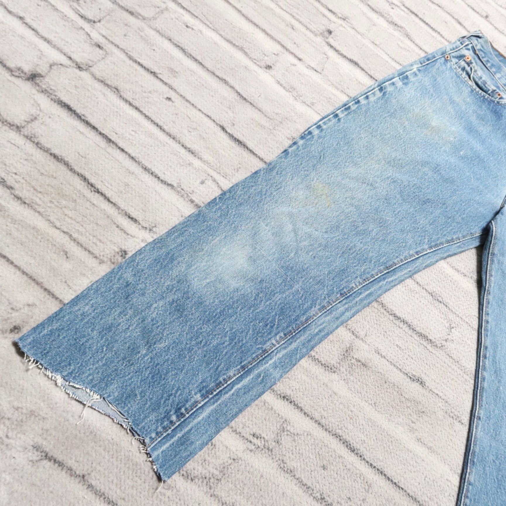 Levi's VINTAGE Levi's 501 Jeans Denim Jeans Mens 30 Medium Wash 26-27 Inseam Selvedge Button Closure Size US 30 / EU 46 - 2 Thumbnail