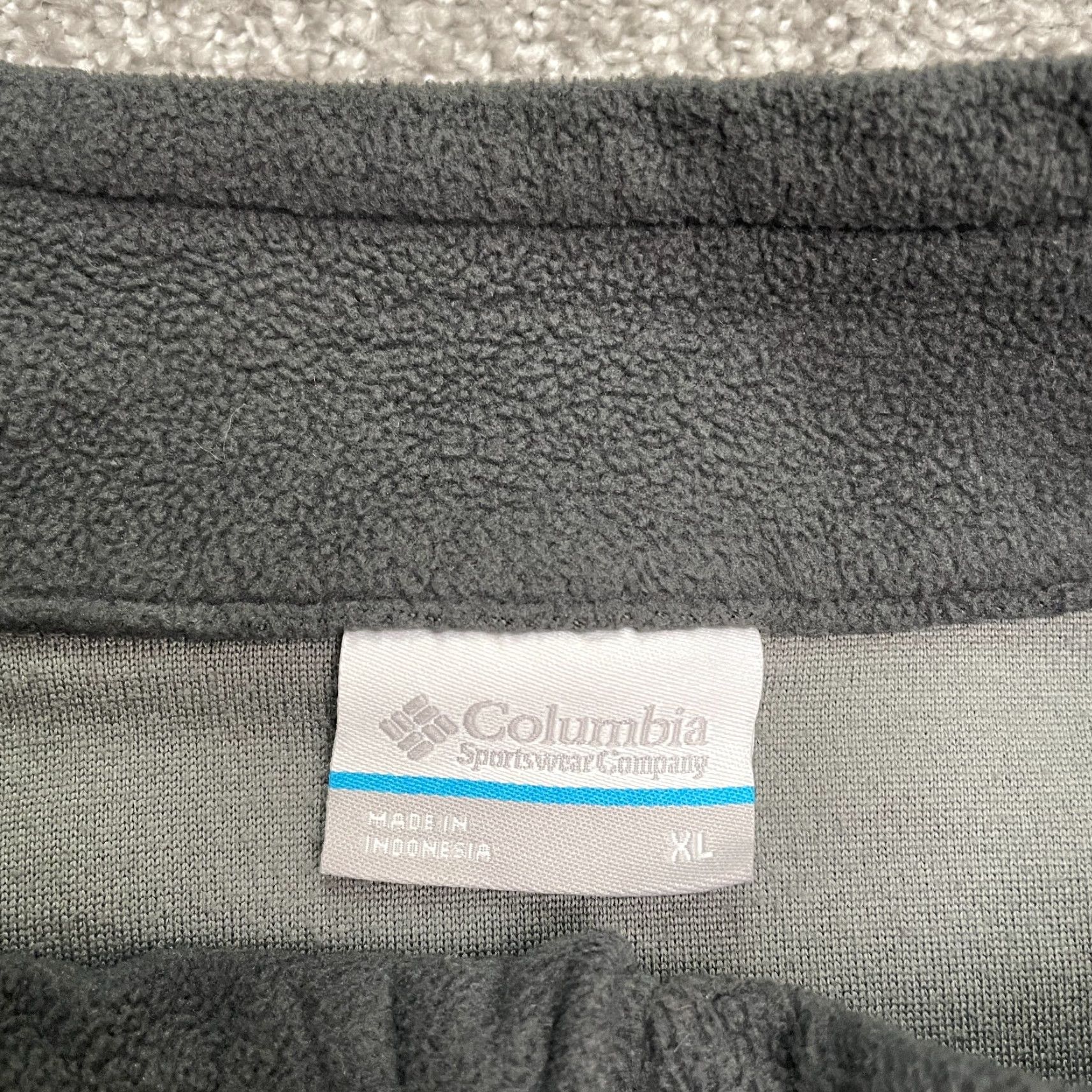 Vintage Columbia Klamath Range Fleece Jacket Mens XL Black Gray 1/4 Zip Lightweight Hiking Outdoor Life Style Shirt? Size US XL / EU 56 / 4 - 6 Thumbnail