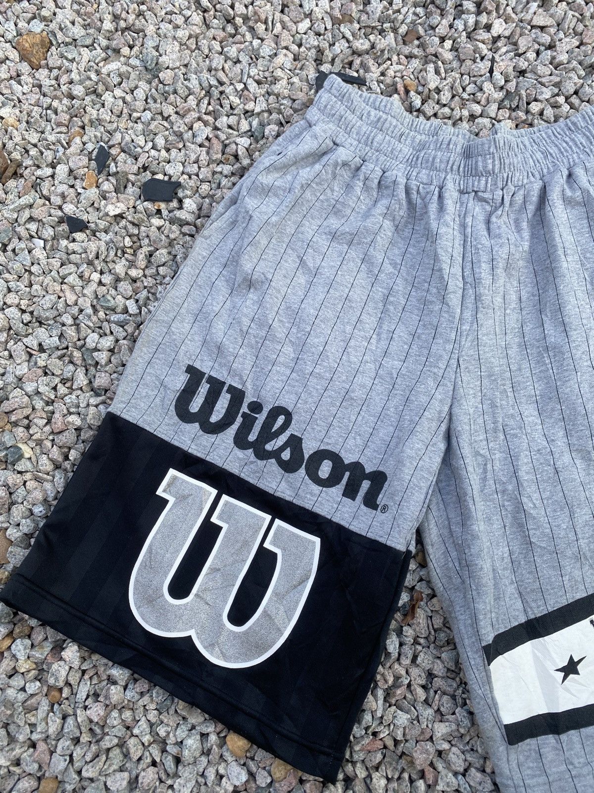 Wilson Wilson big logo short pants size 28-36 Size US 36 / EU 52 - 3 Thumbnail