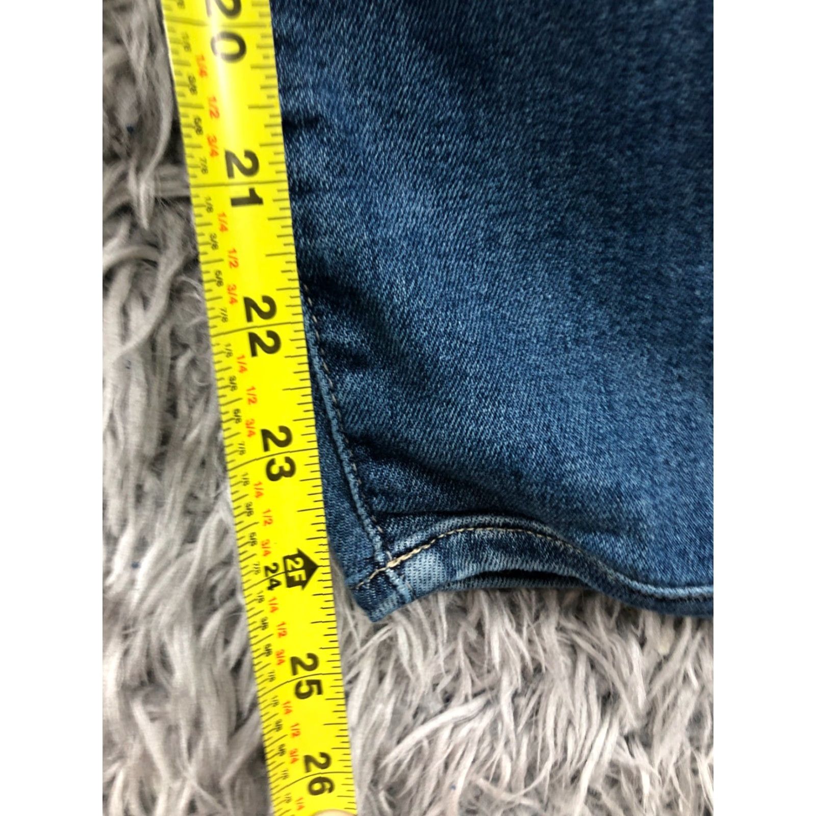 7 For All Mankind 7 For All Mankind The High Waist Ankle Skinny Jeans Womens Blue Size 25 Regular Waist 25 Inseam 25 Denim Cotton Jeans Color Blue Size 42" / US 20 - 3 Thumbnail
