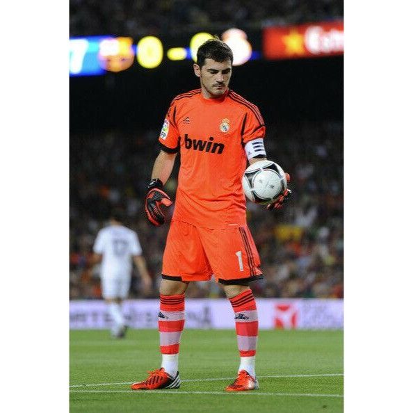 Adidas Casillas Real Madrid 2012 2013 Anniversary Soccer Jersey L Size US L / EU 52-54 / 3 - 8 Thumbnail