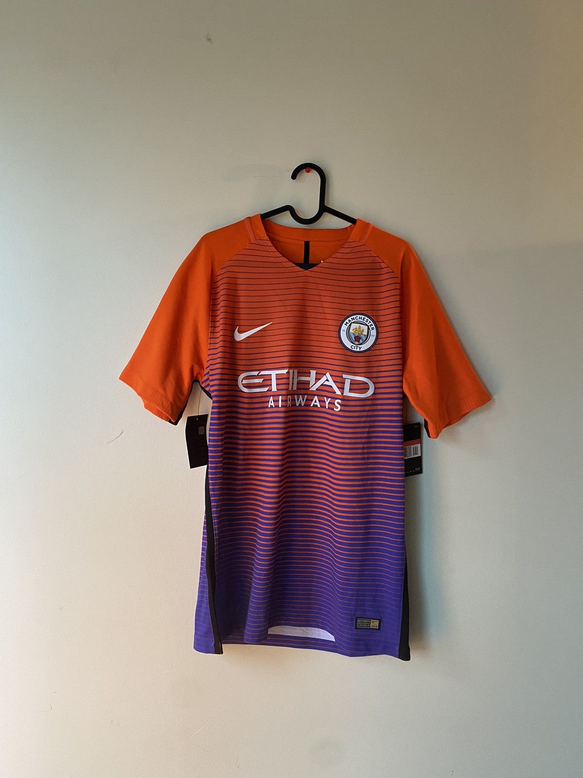 Nike Manchester City 2016 Orange Jersey Size US L / EU 52-54 / 3 - 1 Thumbnail