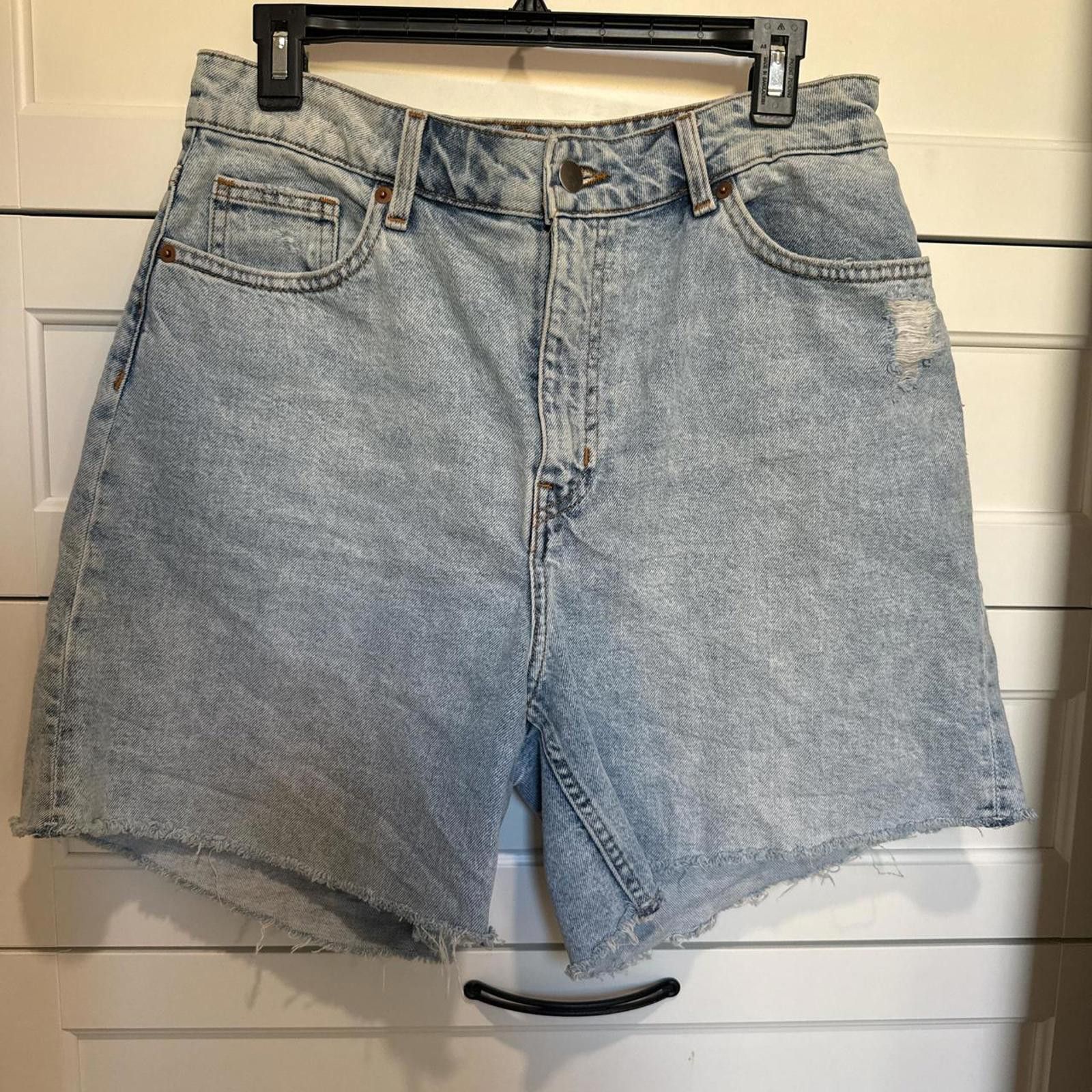 H&M H&M Women's Blue Shorts Size 32" / US 10 / IT 46 - 1 Thumbnail