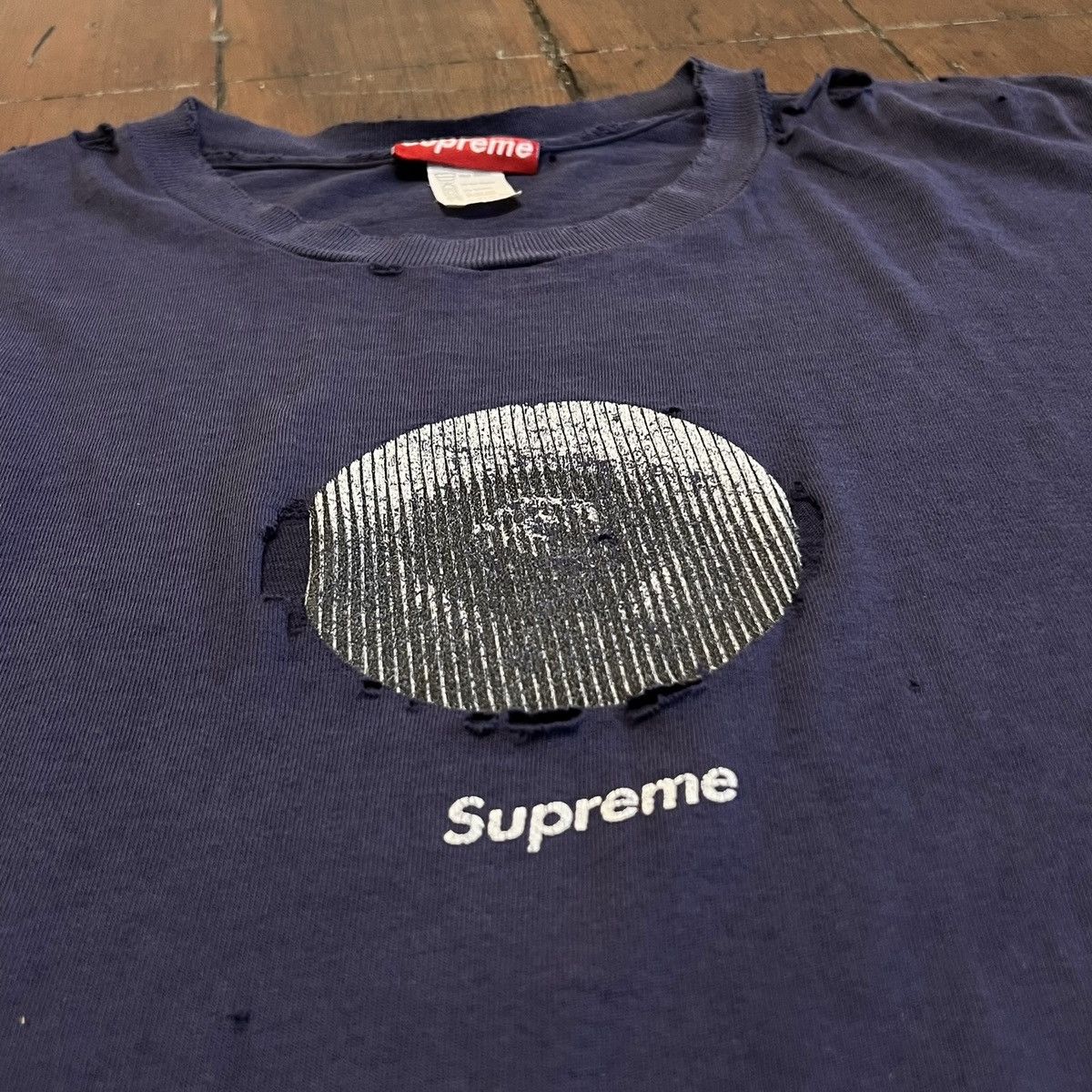 Supreme 1995 supreme skate wheel tee Size US M / EU 48-50 / 2 - 2 Thumbnail