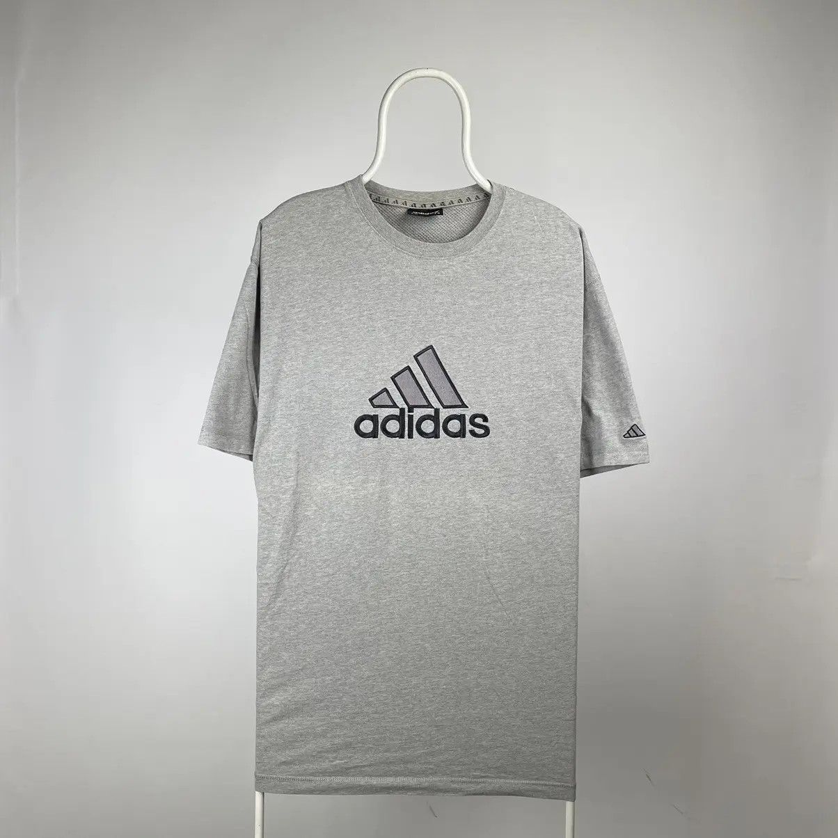 Adidas Adidas T-shirt vintage embroidered logo big size XLarge Size US XL / EU 56 / 4 - 1 Thumbnail