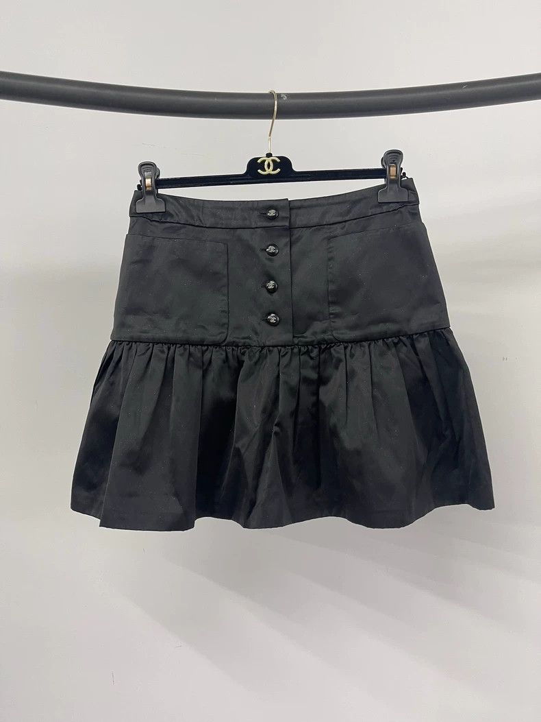Chanel Chanel Black pleated skirt Size 25" / US 0 / IT 36 - 1 Thumbnail