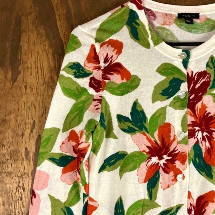 Ann Taylor Ann Taylor Factory Womens Sweater Cardigan Multicolor Floral Button Front 100% Cotton XS Women Knit Crew Neck Casual Workwear Size XS / US 0-2 / IT 36-38 - 4 Thumbnail