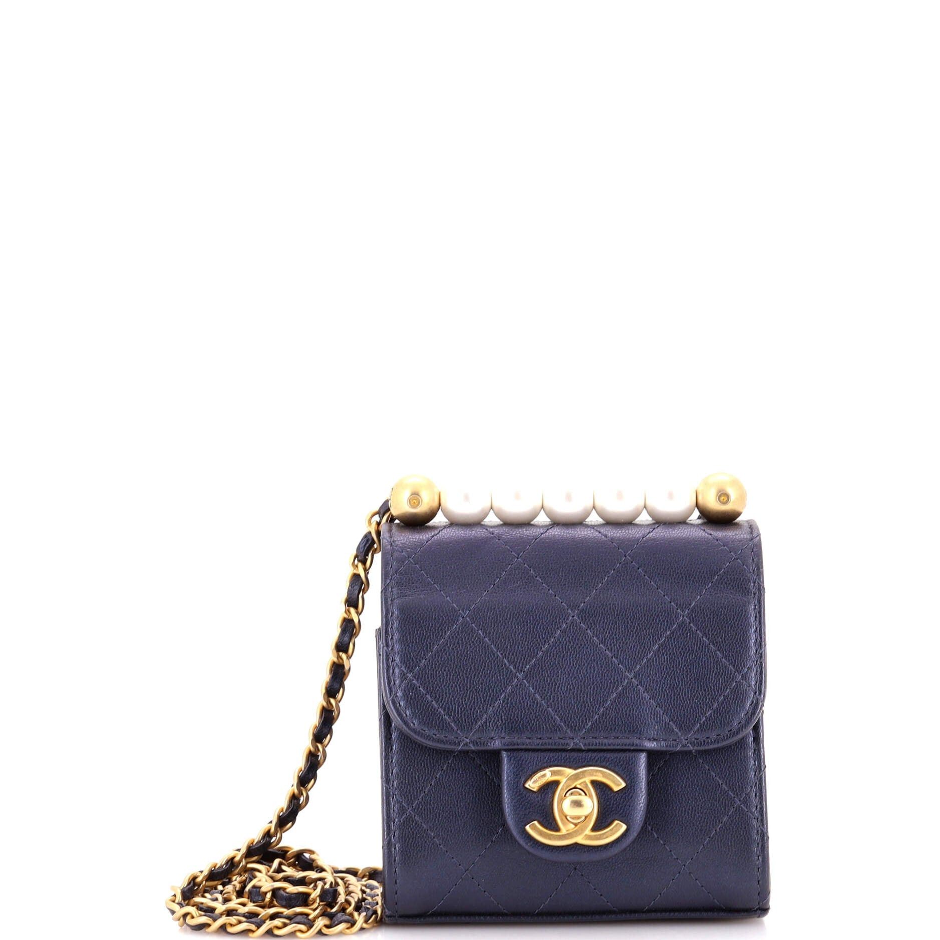 Chanel Chic Pearls Flap Clutch with Chain Size ONE SIZE - 1 Thumbnail