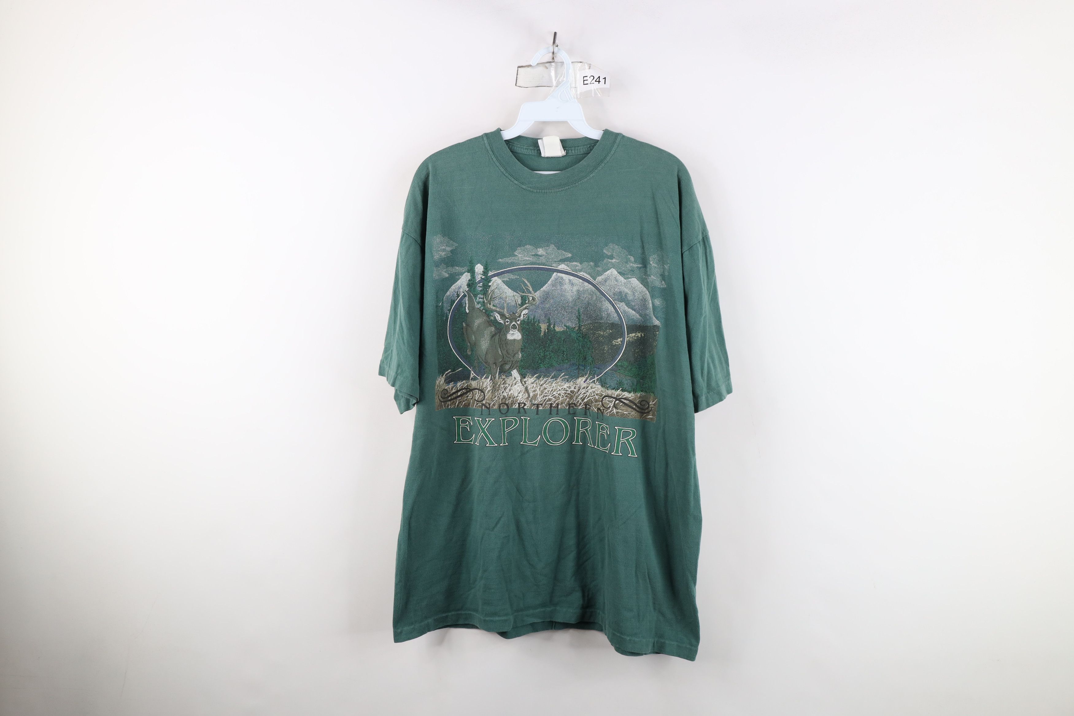 Vintage Vintage 90s Streetwear Deer Buck Mountains T-Shirt Green Size US L / EU 52-54 / 3 - 1 Thumbnail