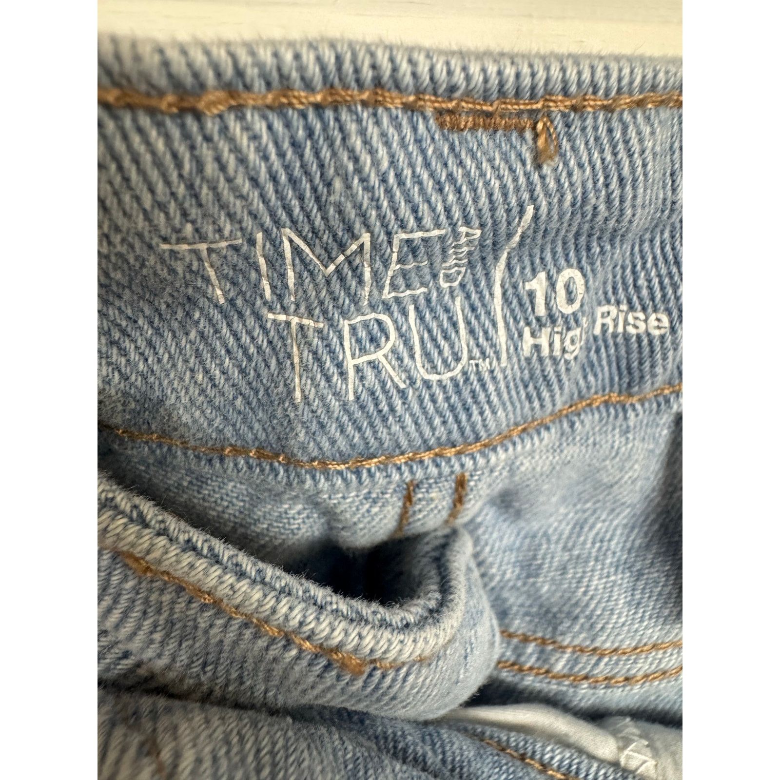 Other Time and Tru Denim Shorts Women's Size 10 Size 32" / US 10 / IT 46 - 3 Thumbnail