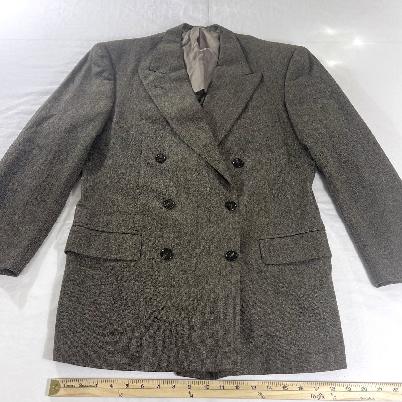 Neiman Marcus VINTAGE Neiman Marcus Blazer Jacket Men 40R Double-Breasted Pinstripe Gray 3-Button Sports Style 1990s Mens Size 40R - 7 Thumbnail