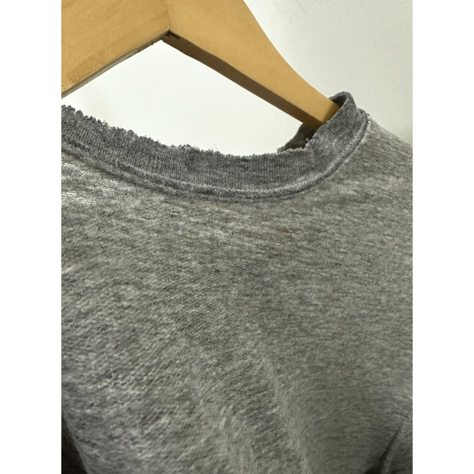 Fruit Of The Loom VTG FOTL Thrashed Distressed Cotton Pullover Sweatshirt M Gray Men Shirt Sweatshirt Grunge WORN DOWN PAPER THIN 90s (Fruit of the Loom) Size US M / EU 48-50 / 2 - 8 Thumbnail