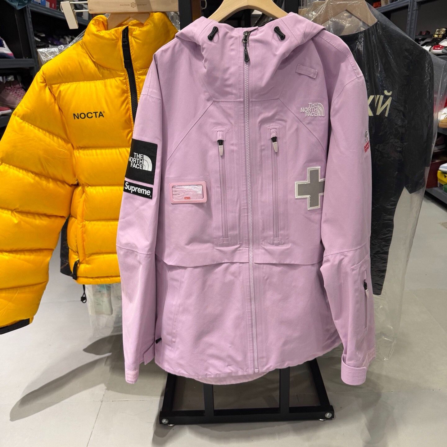 Supreme Supreme Pink Light Jacket xl Men Size US XL / EU 56 / 4 - 1 Thumbnail