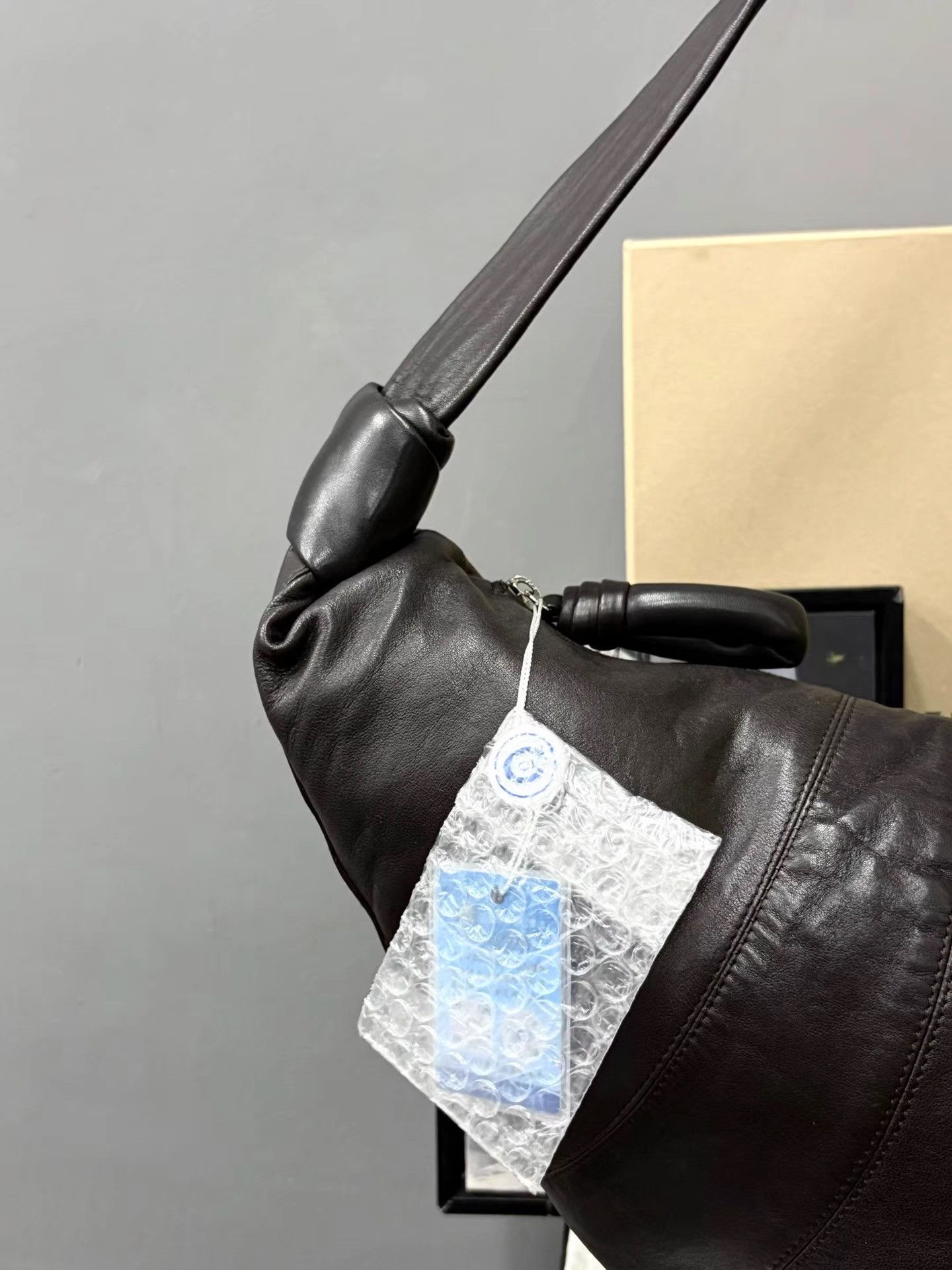 Lemaire Lemaire Large Dark Chocolate Lambskin Croissant Bag K34 Size ONE SIZE - 6 Thumbnail