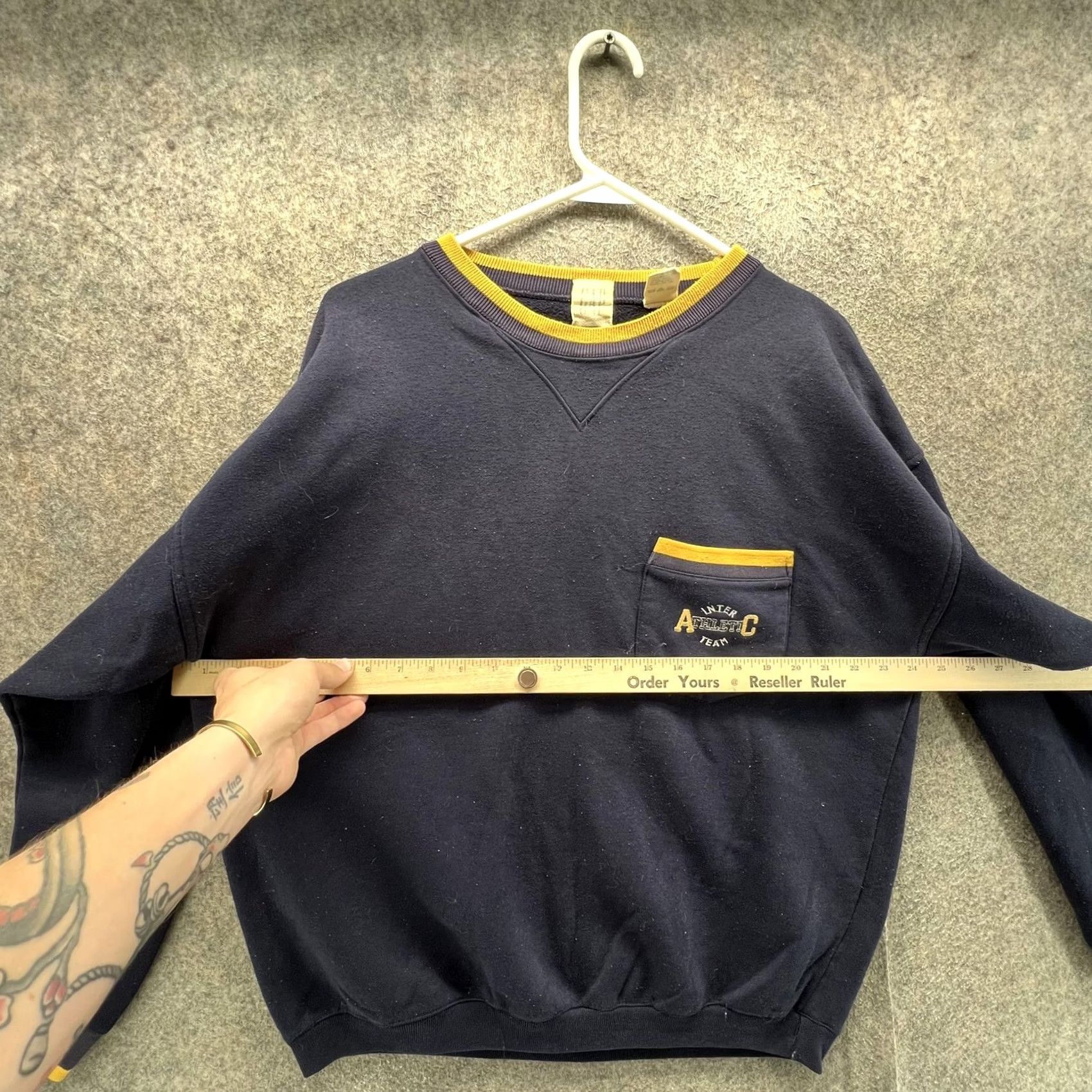 Gap VINTAGE Gap Sweatshirt Mens Large Blue Athletic Team Pocket Fleece Crewneck 90s Size US L / EU 52-54 / 3 - 4 Thumbnail
