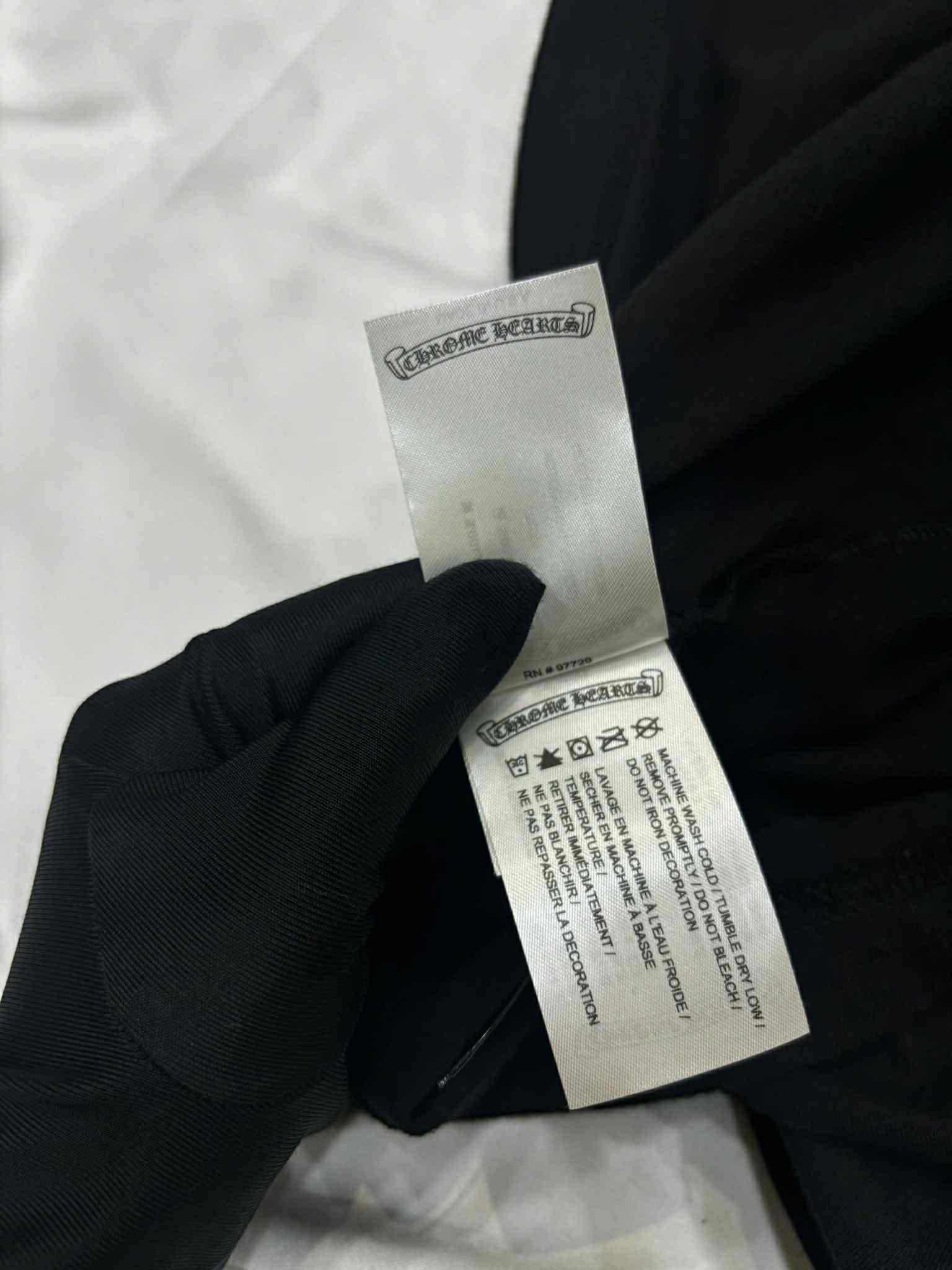 Chrome Hearts Chrome Hearts 1988 Neck Logo Black Blue T Shirt Size US L / EU 52-54 / 3 - 7 Thumbnail