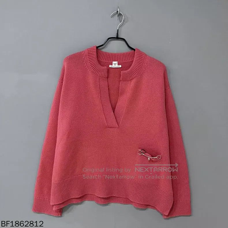 Hermes Hermes Pink V-Neck Keyhole Sweater Size S / US 4 / IT 40 - 2 Thumbnail