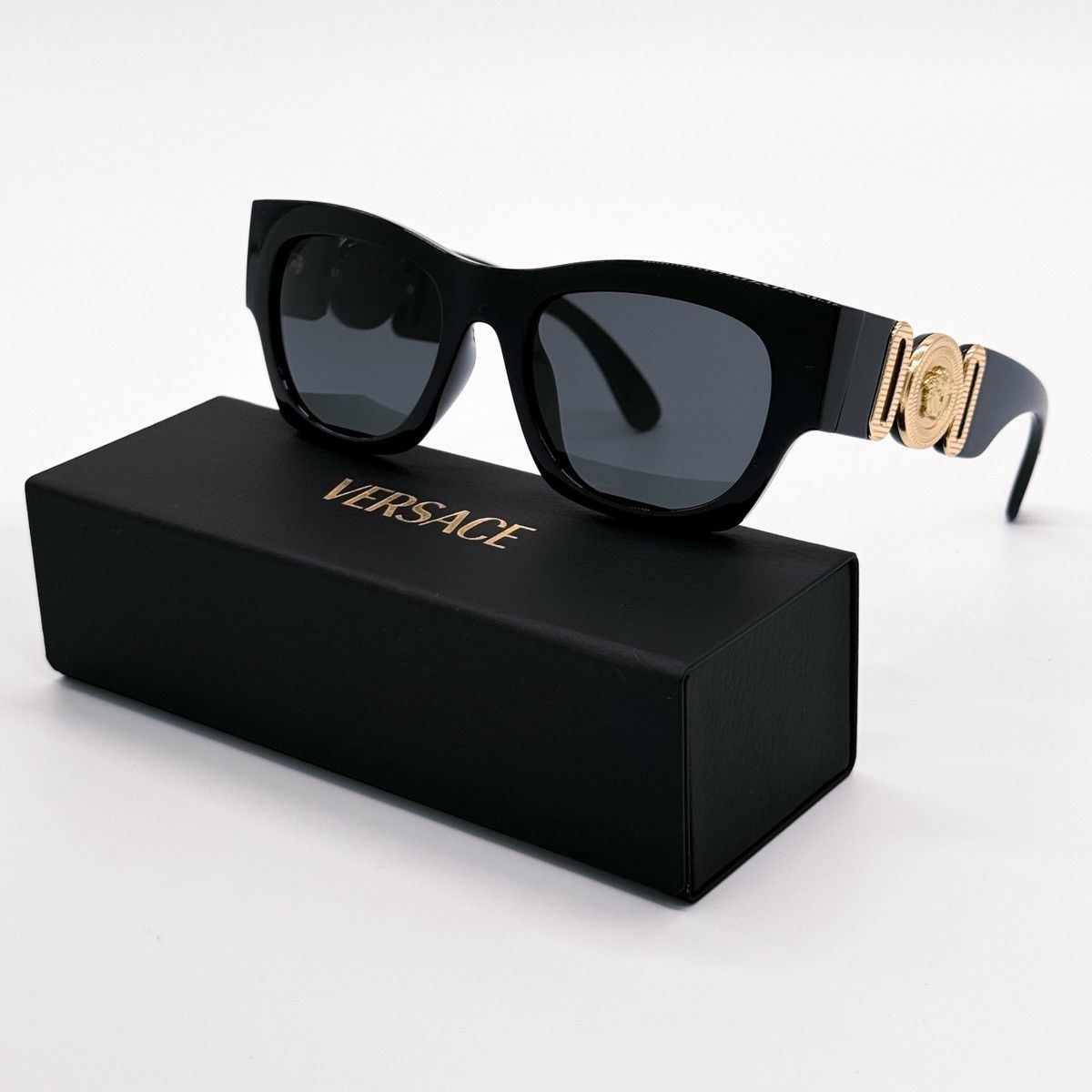Versace NEW VE4495D GB1/87 VERSACE BLACK WOMEN SUNGLASSES  display picture 1