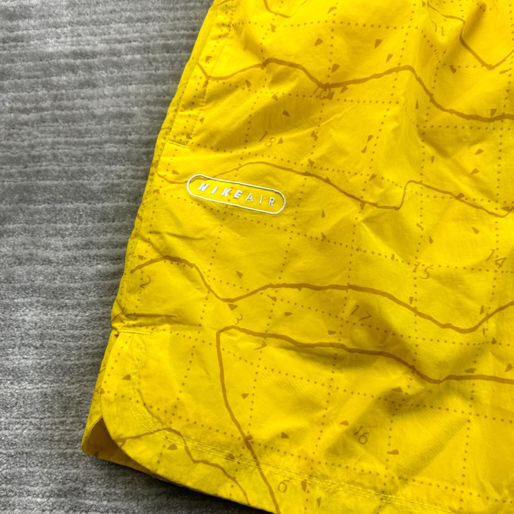 Nike Nike Shorts Mens 2XL Yellow Nylon Woven Air Sportswear Athletic Drawstring Pockets Activewear 2XL Mens Size US 39 - 3 Thumbnail