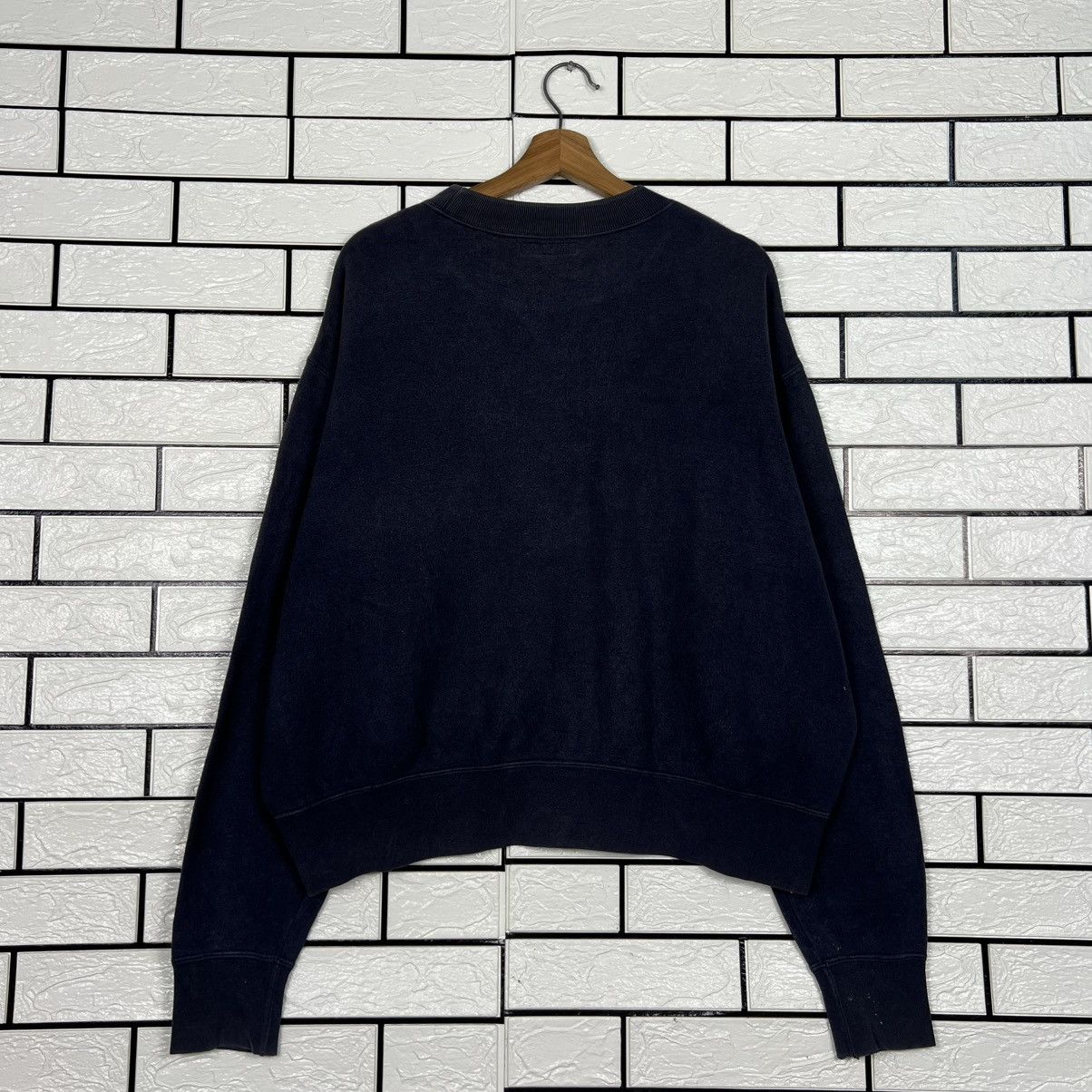 Emporio Armani EMPORIO ARMANI ITALY Cropped Crewneck Sweatshirt #4023-C183 Size M / US 6-8 / IT 42-44 - 13 Thumbnail