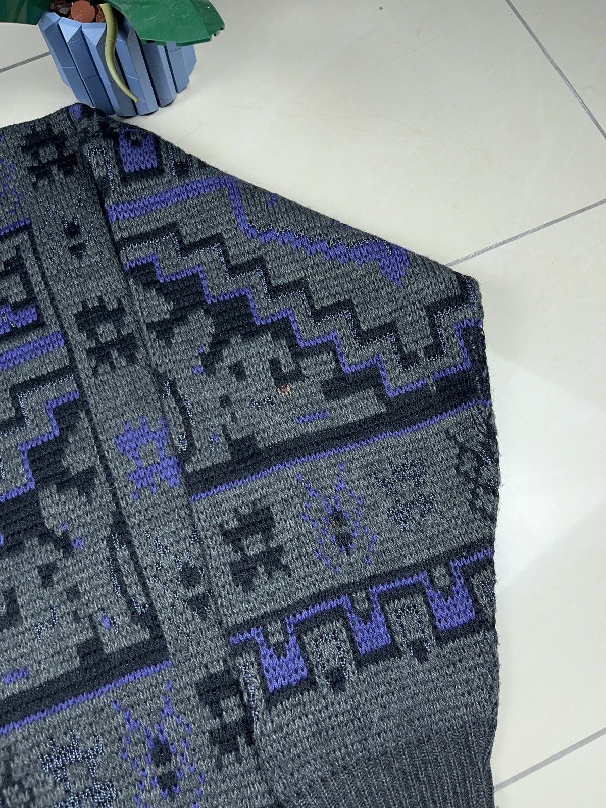 Vintage ➕ Vintage gray Purple crazy pattern boxy sweater Size US M / EU 48-50 / 2 - 4 Thumbnail