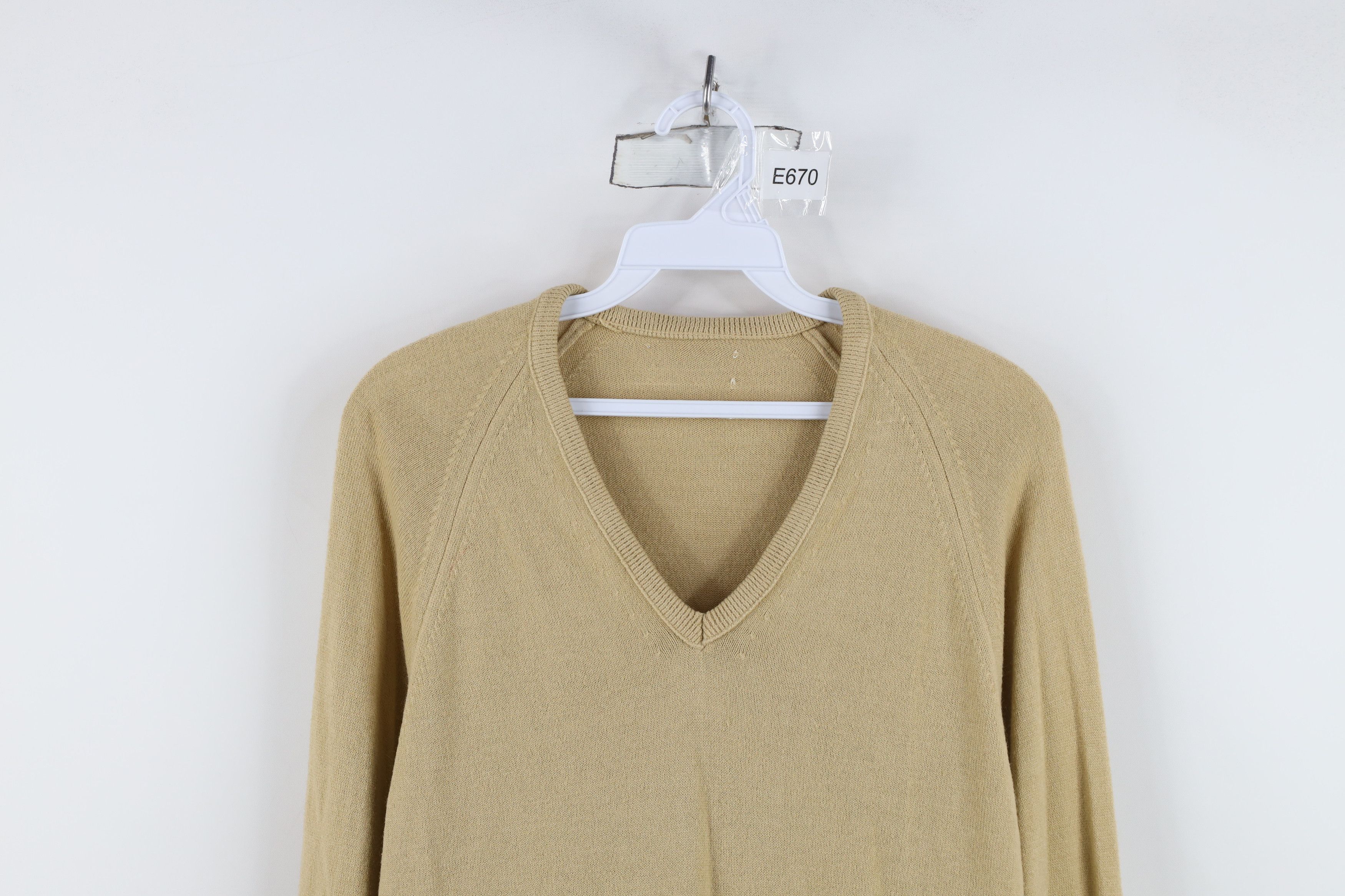Vintage Vintage 70s Streetwear Knit V-Neck Sweater Beige Khaki USA Size US M / EU 48-50 / 2 - 2 Thumbnail
