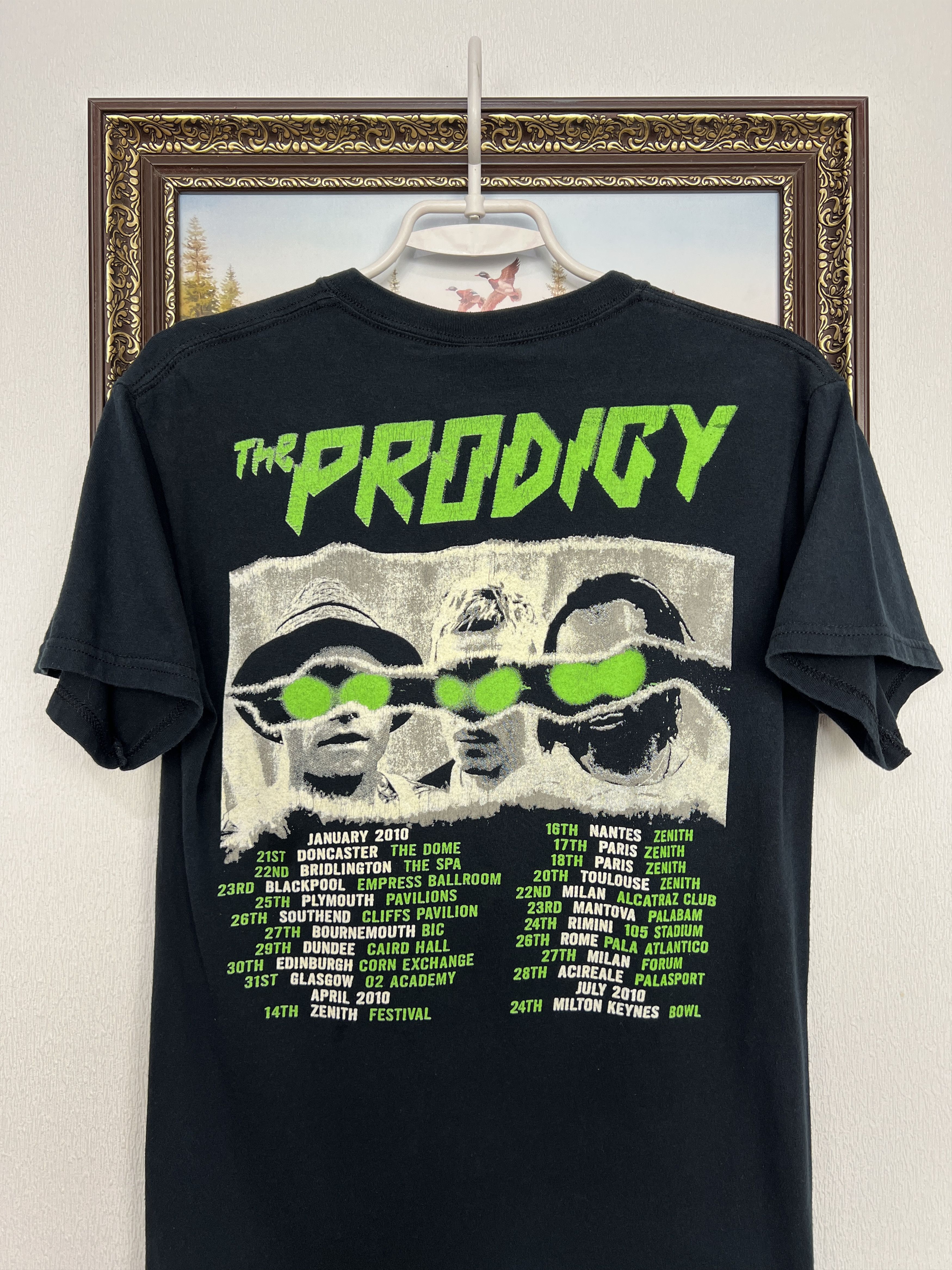 Vintage Vintage The Prodigy Invaders Must Die Over Print Tee Size US S / EU 44-46 / 1 - 9 Thumbnail