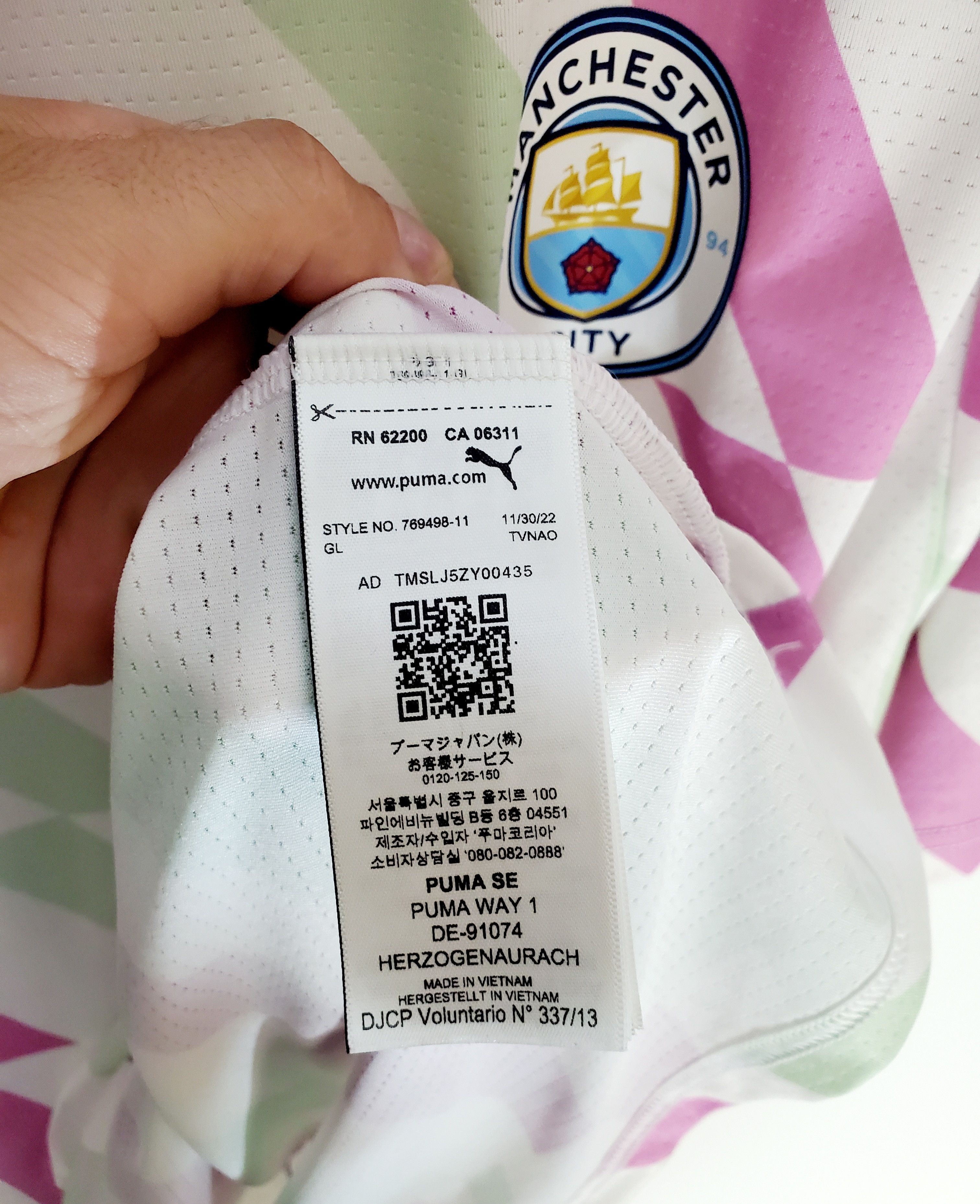Puma MANCHESTER CITY 2022 2023 PRE-MATCH SOCCER JERSEY PUMA XXL Size US XXL / EU 58 / 5 - 6 Thumbnail