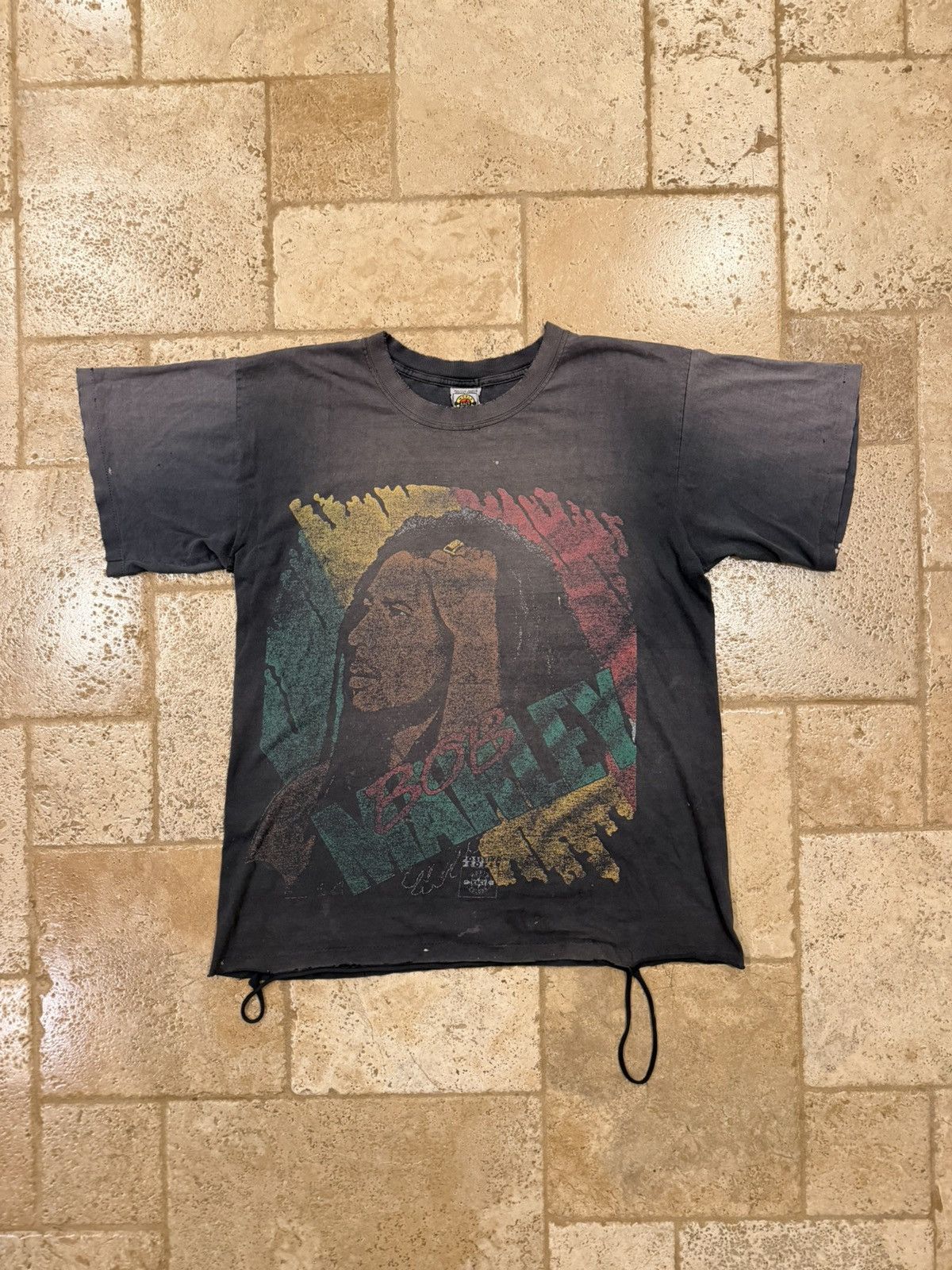 Vintage Vintage Bob Marley Thrashed Faded Early 90’s Jamaica Tee Size US XL / EU 56 / 4 - 14 Thumbnail