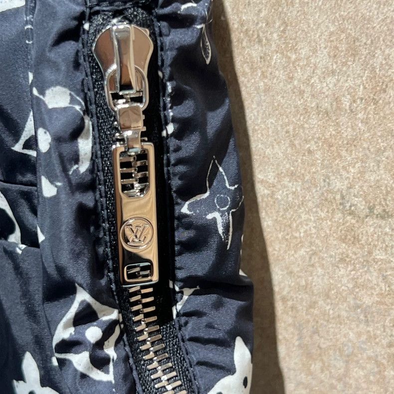 Louis Vuitton Louis Vuitton Black presbyopic full print jogging shorts Size US 38 / EU 54 - 5 Thumbnail