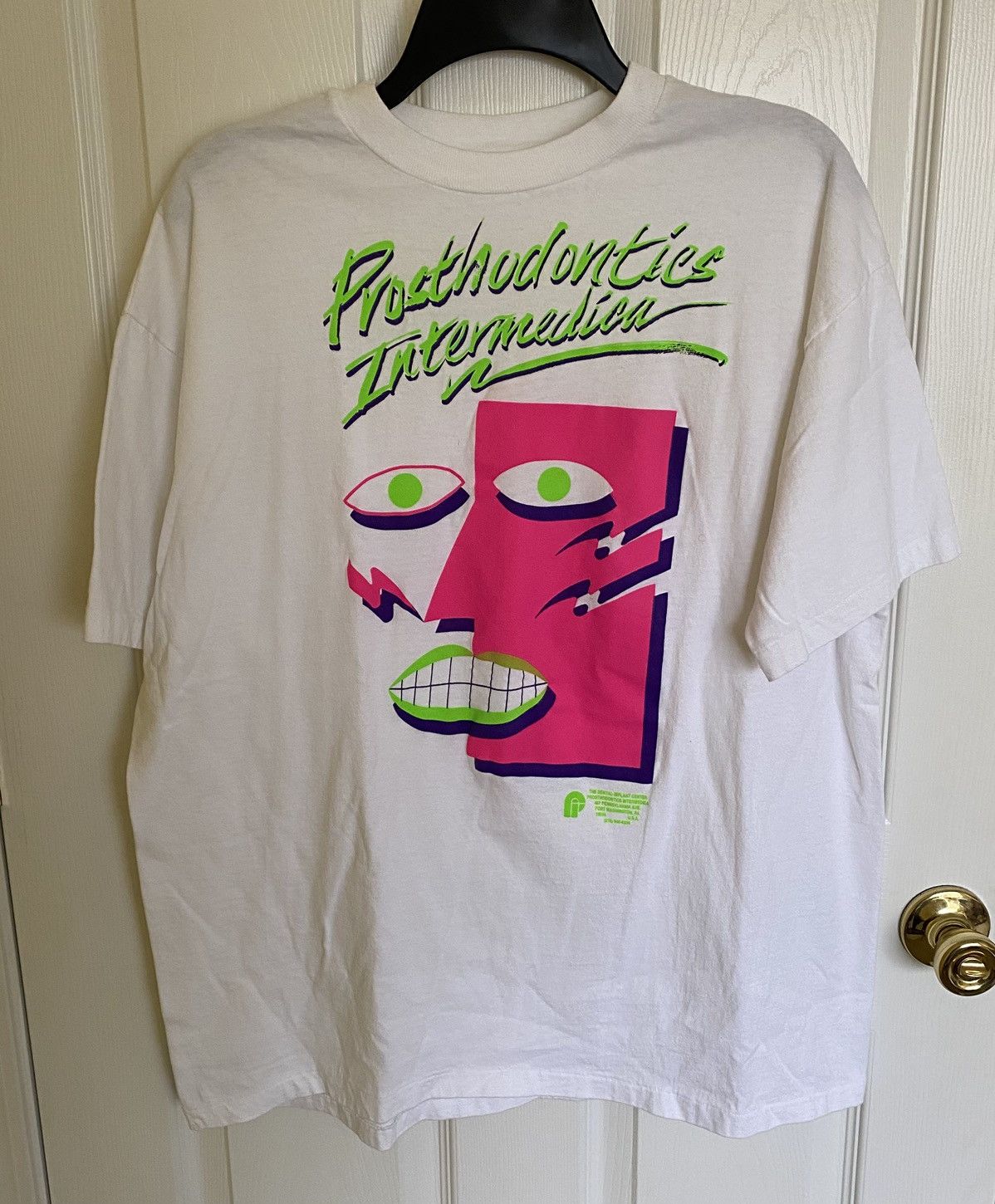 Other Abstract Face T-Shirt Tee Green Pink Men’s XL Size US XL / EU 56 / 4 - 1 Thumbnail
