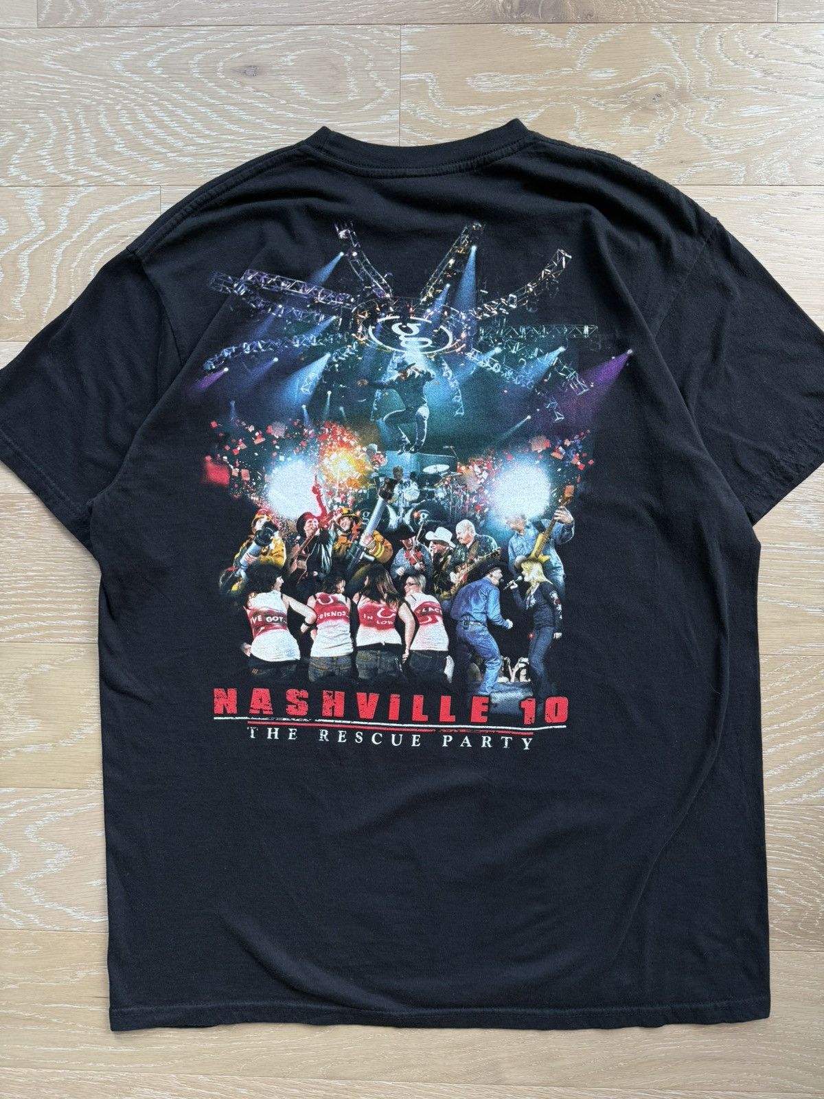 Hanes ‘10 Garth Brooks Nashville Rescue Country Music Shirt Size US L / EU 52-54 / 3 - 1 Thumbnail