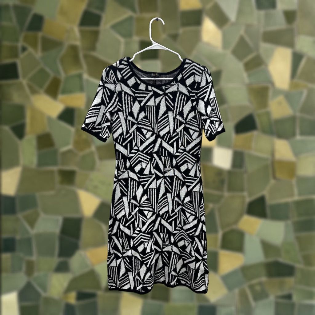 Laundry by Shelli Segal Laundry by Shelli Segal Dress Shirt? Abstract Short Sleeve Knit Knee Length Black Geometric S Women's Casual Workwear 100% Cotton Knit Dress Size 28" / US 6 / IT 42 - 1 Thumbnail