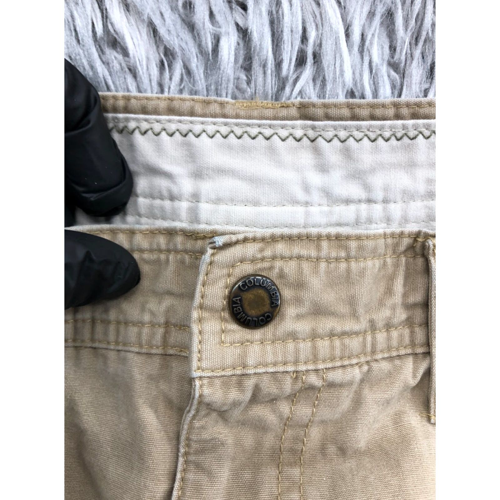 Vintage Columbia Bermuda Shorts 34 Regular Beige Mid Wash 5-Pocket Knit Cotton Blend Logo Belt Loops Regular Mens Shorts Size US 34 / EU 50 - 6 Thumbnail