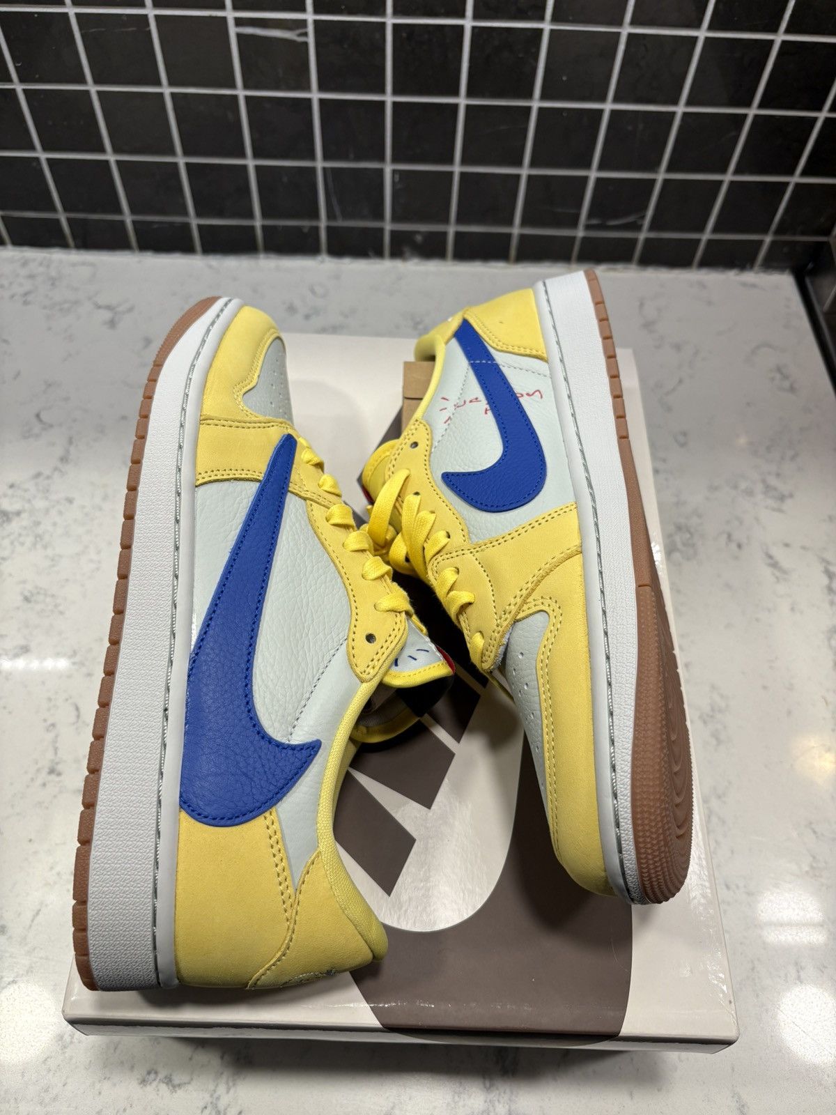 Nike × Travis Scott Jordan x Travis Scott 1s Canary Size US 11.5 / IT 41.5 - 6 Thumbnail