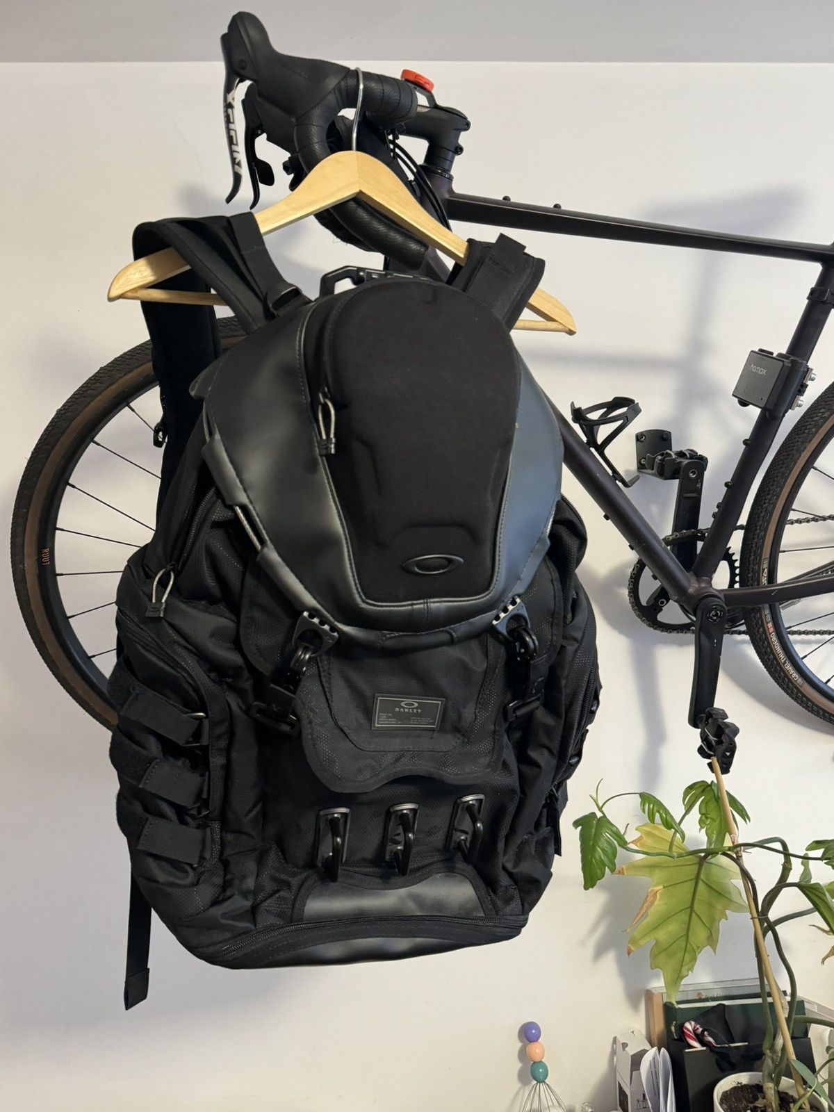 image of Oakley x Vintage Kitchen Sink Backpack Metal Grail in Black, Men's